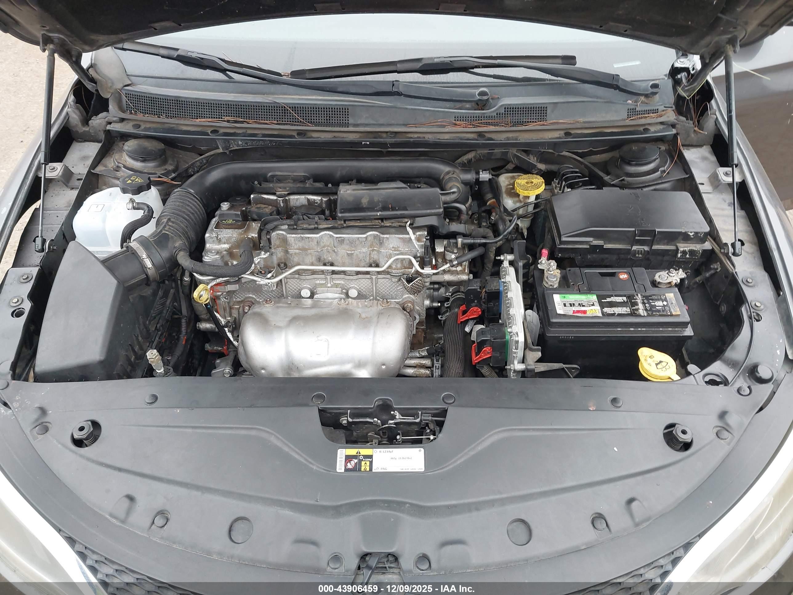 CHRYSLER 200 image 10