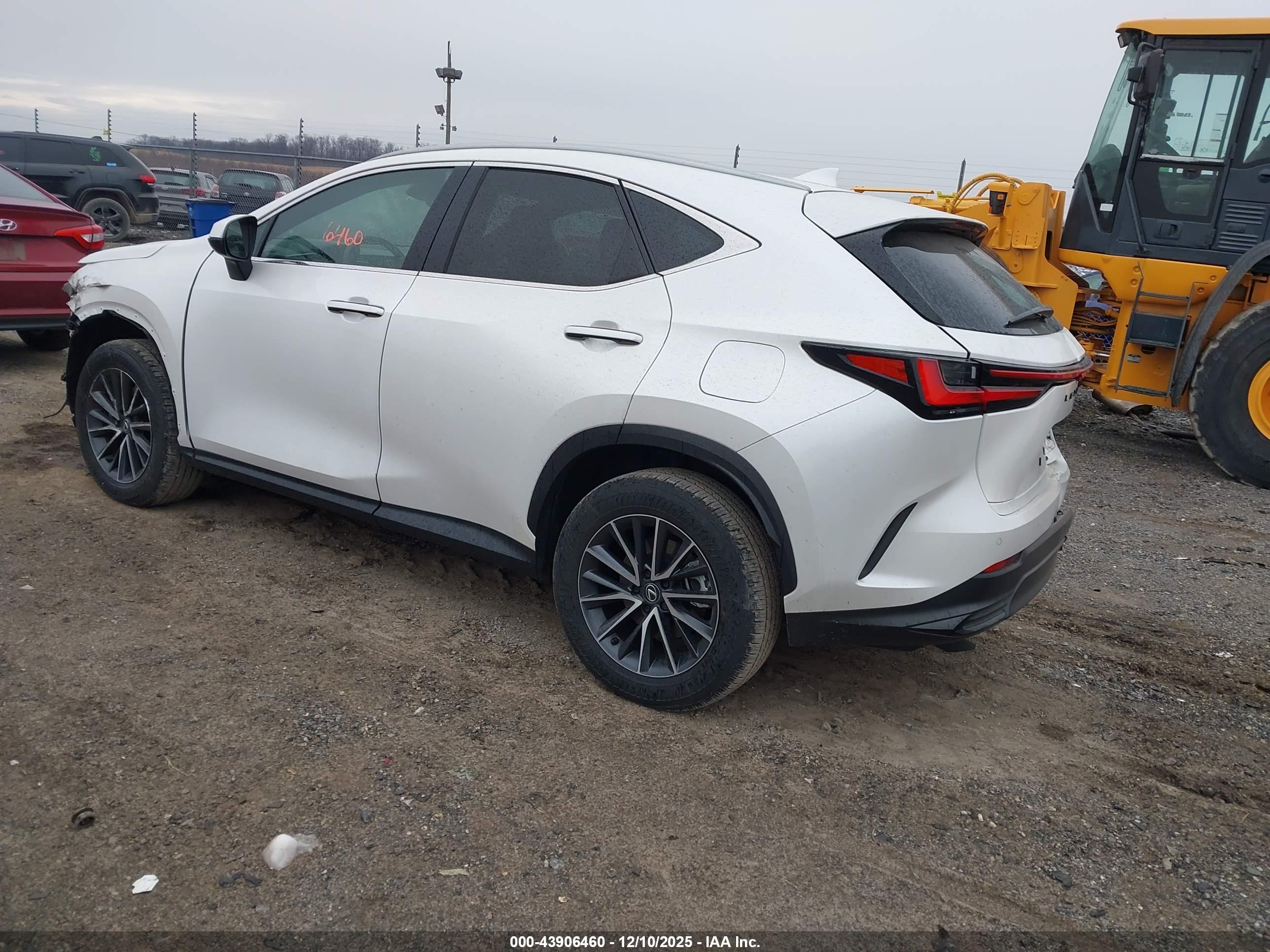 LEXUS NX image 3