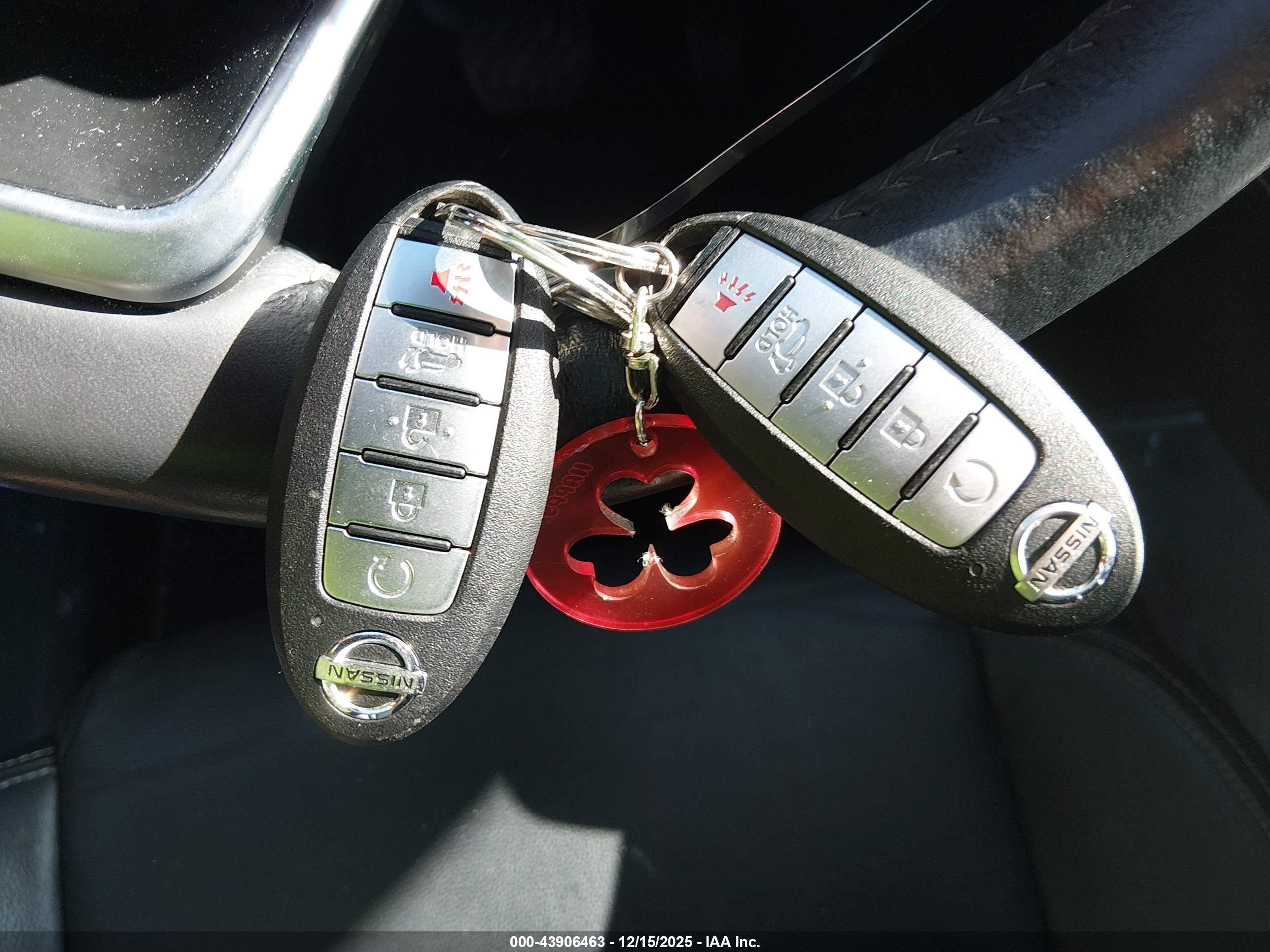 NISSAN ROGUE image 11