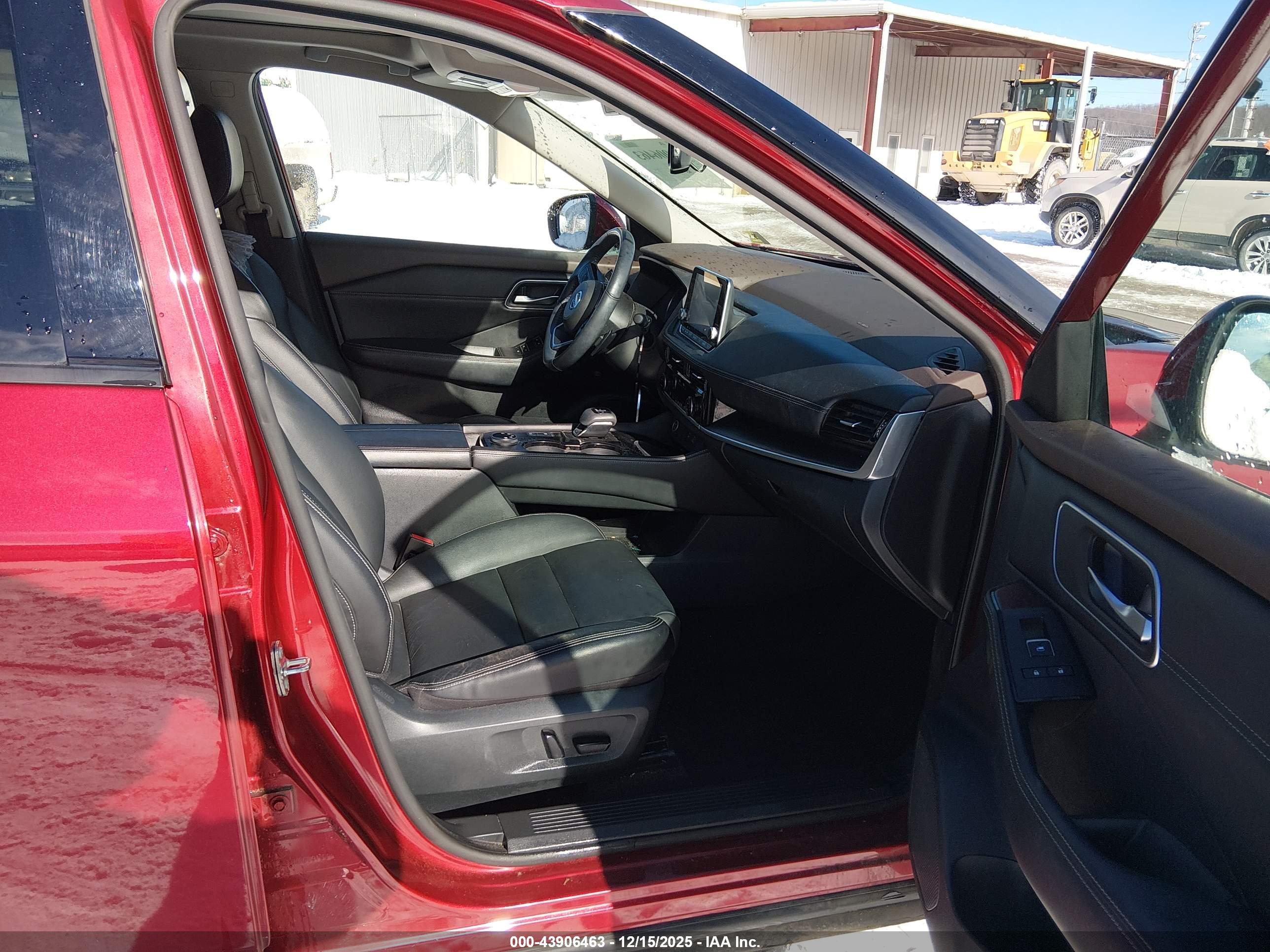 NISSAN ROGUE image 5