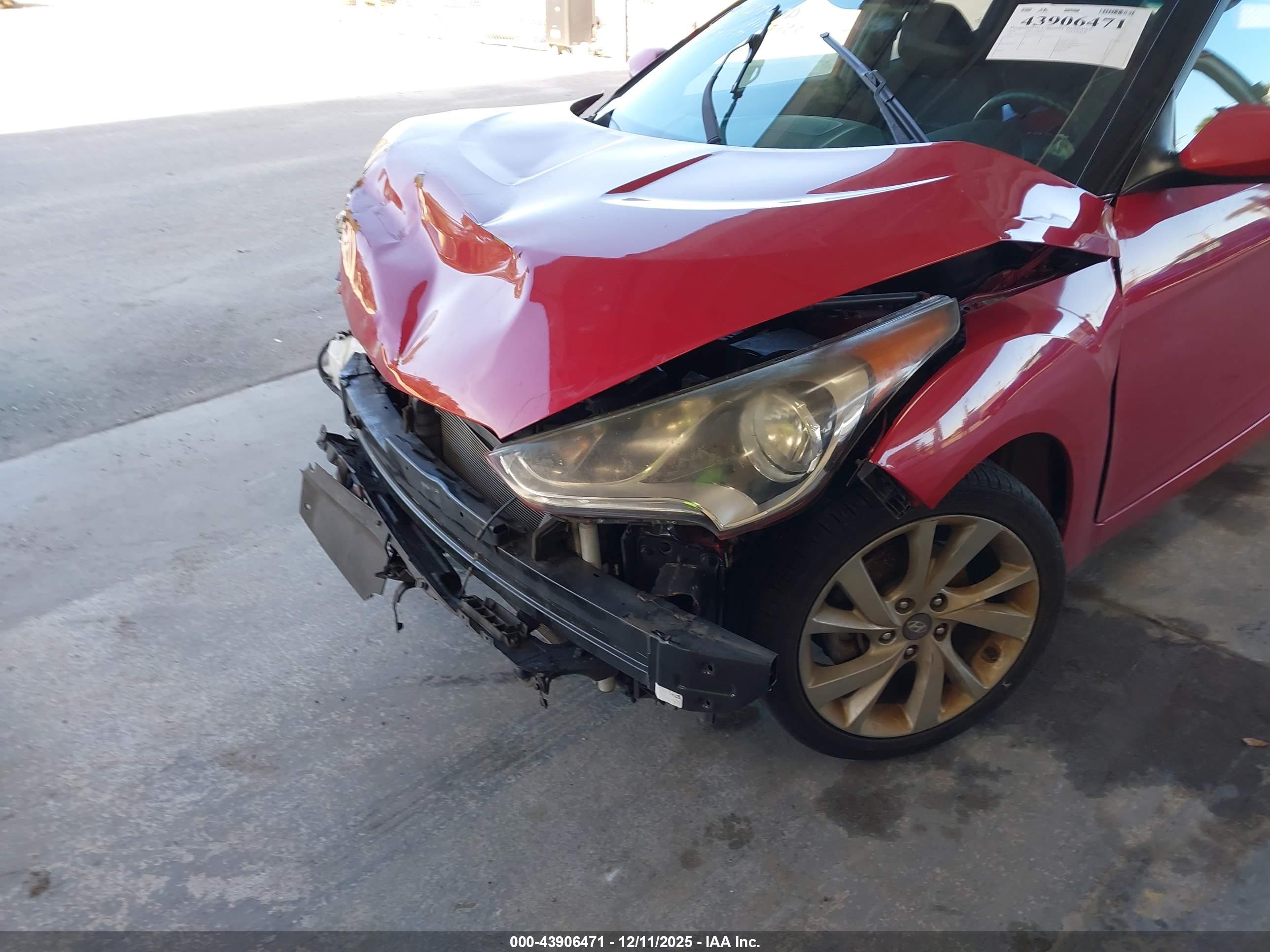 HYUNDAI VELOSTER image 6