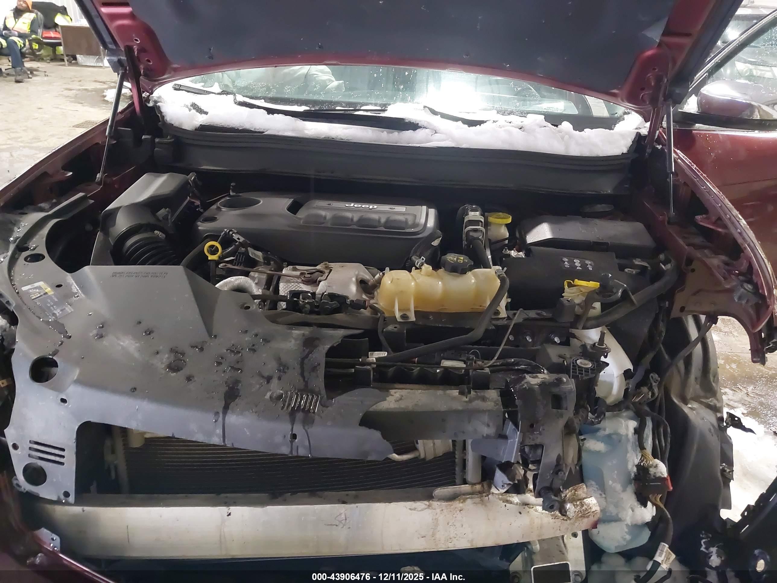JEEP CHEROKEE image 10