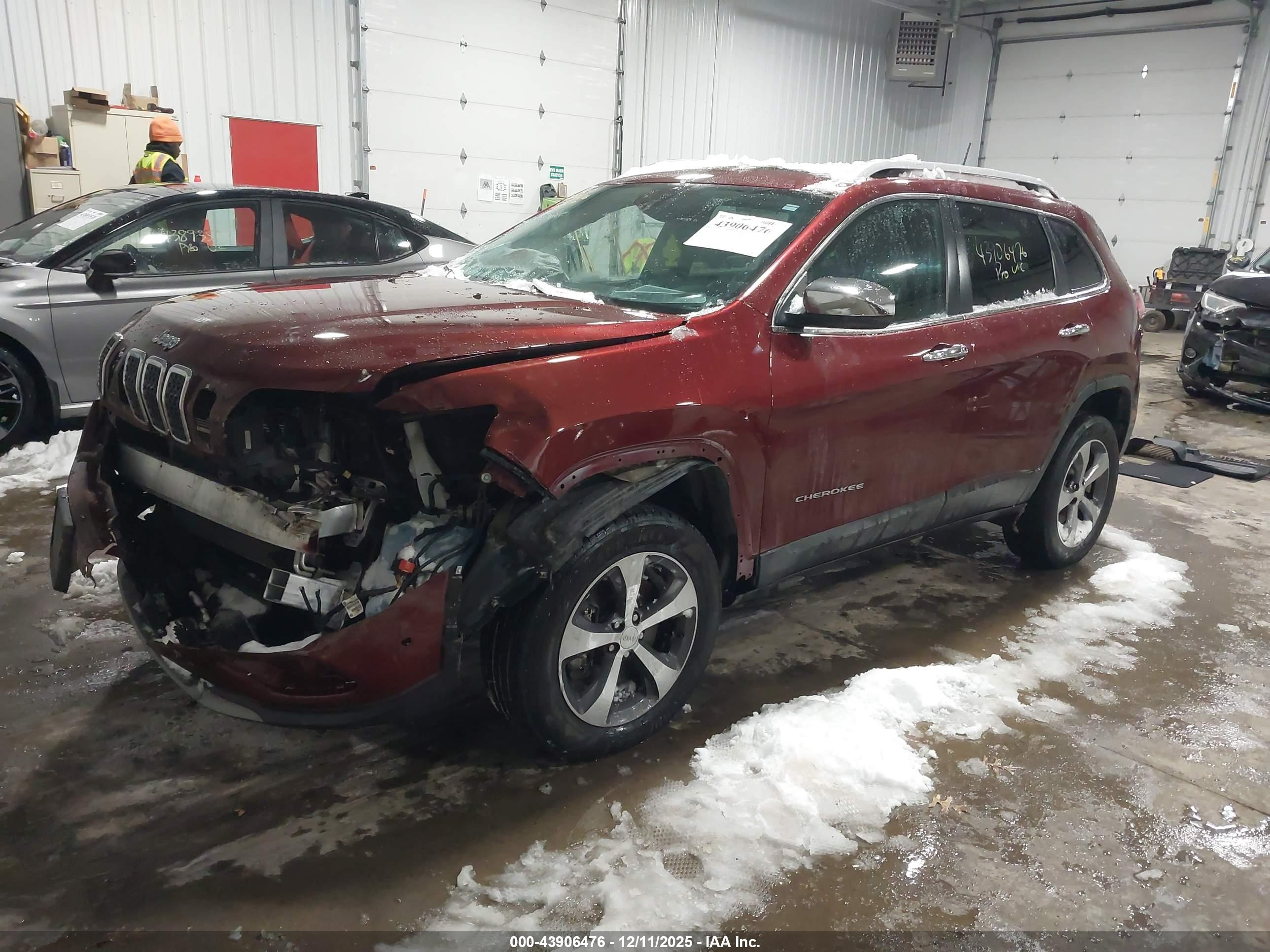 JEEP CHEROKEE image 2