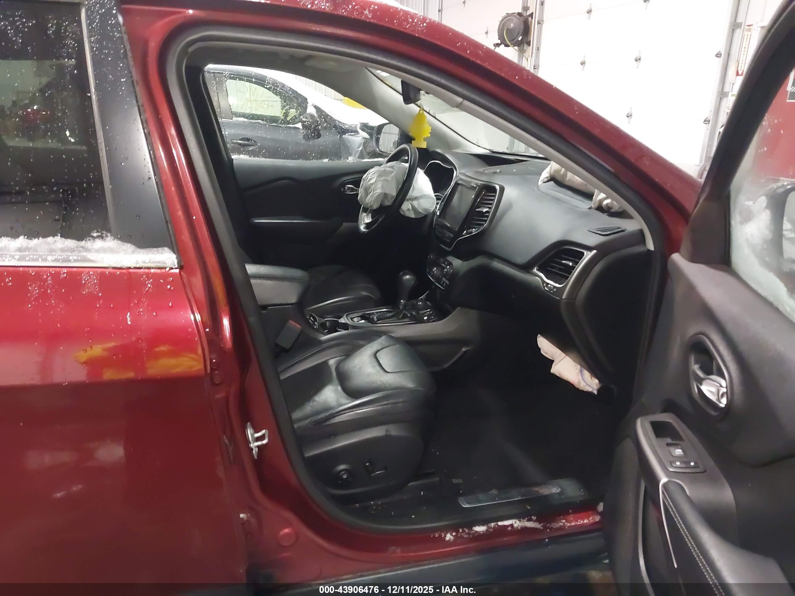 JEEP CHEROKEE image 5