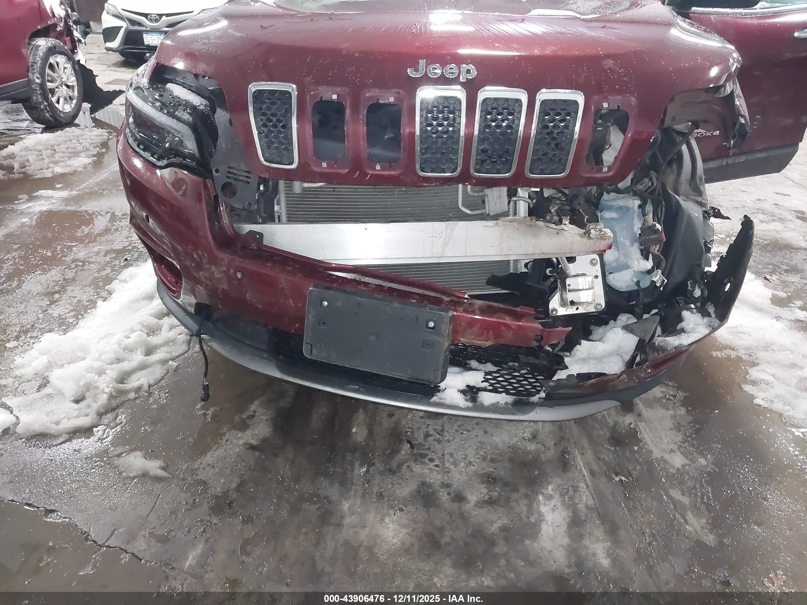 JEEP CHEROKEE image 6