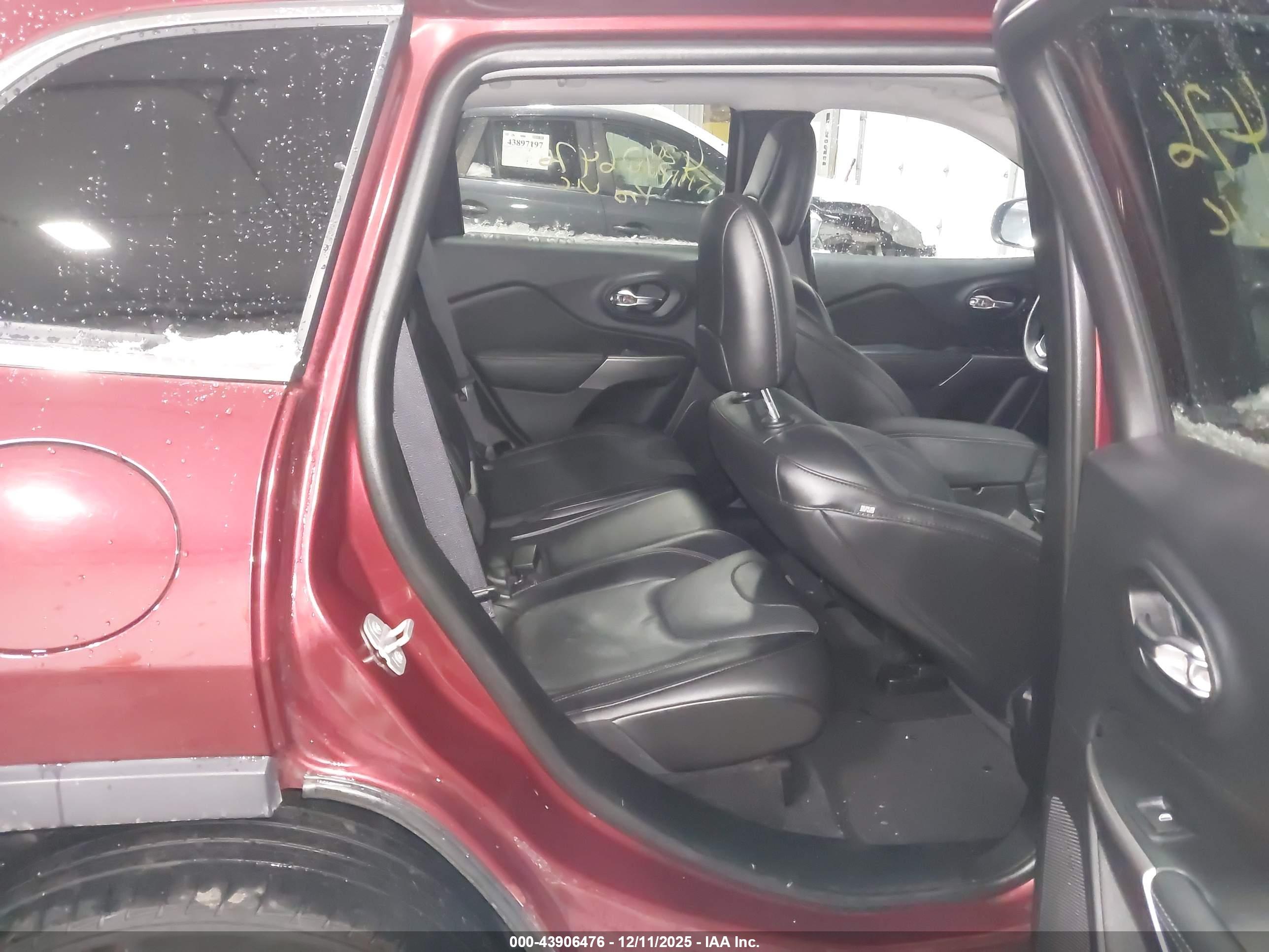 JEEP CHEROKEE image 8