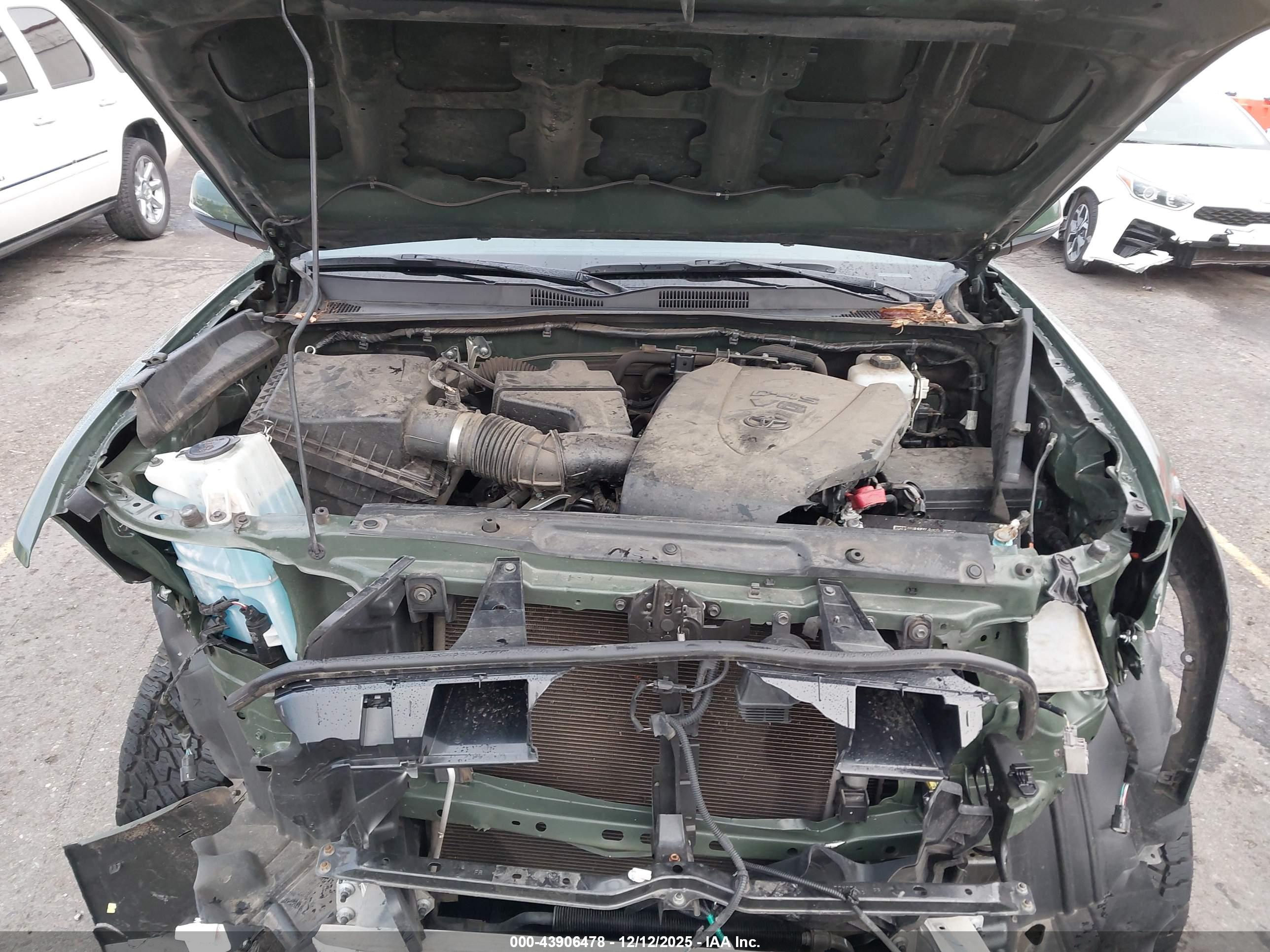 TOYOTA TACOMA image 10
