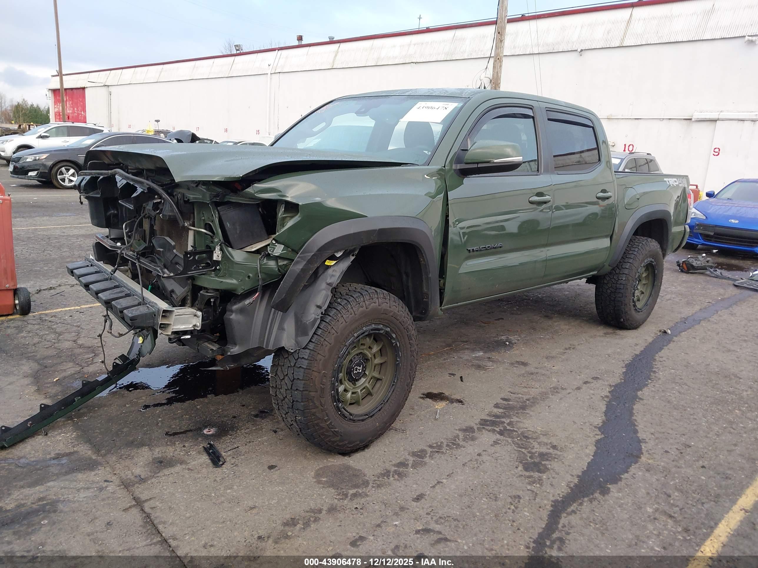 TOYOTA TACOMA image 2