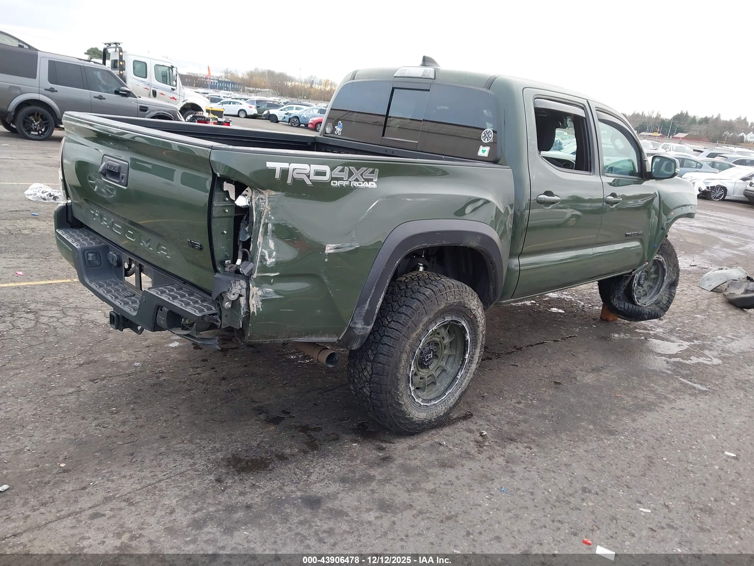 TOYOTA TACOMA image 4