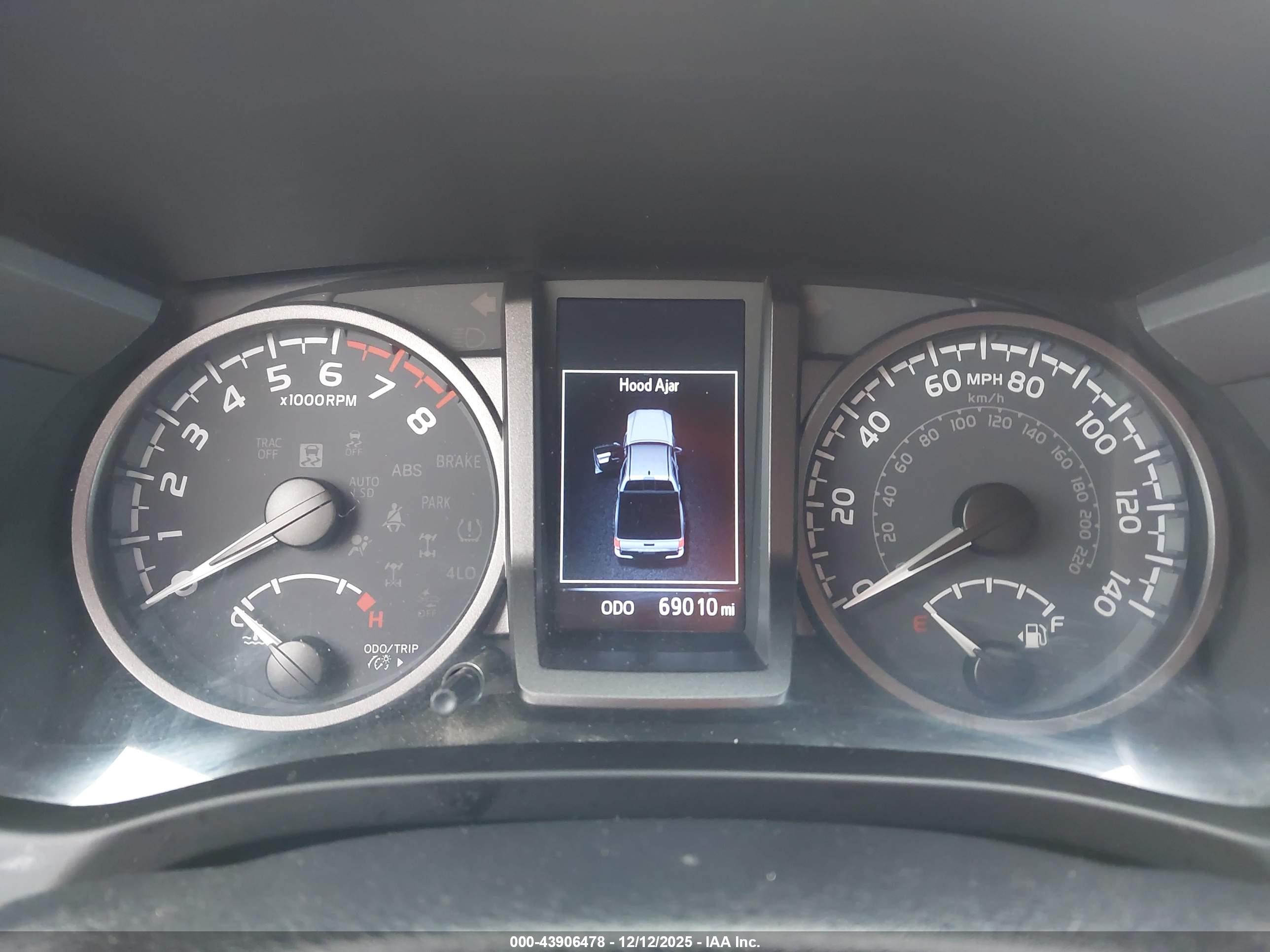 TOYOTA TACOMA image 7