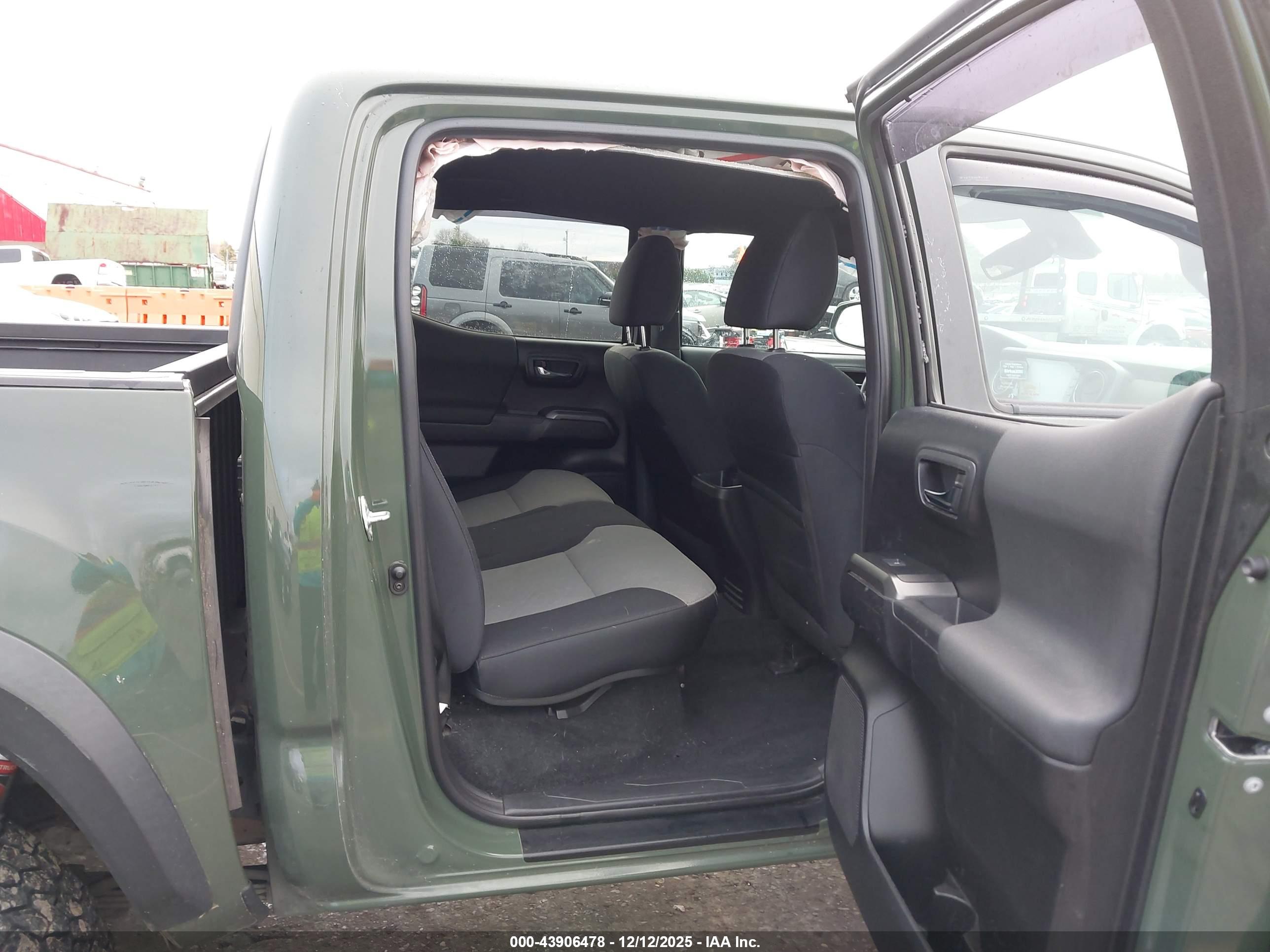 TOYOTA TACOMA image 8