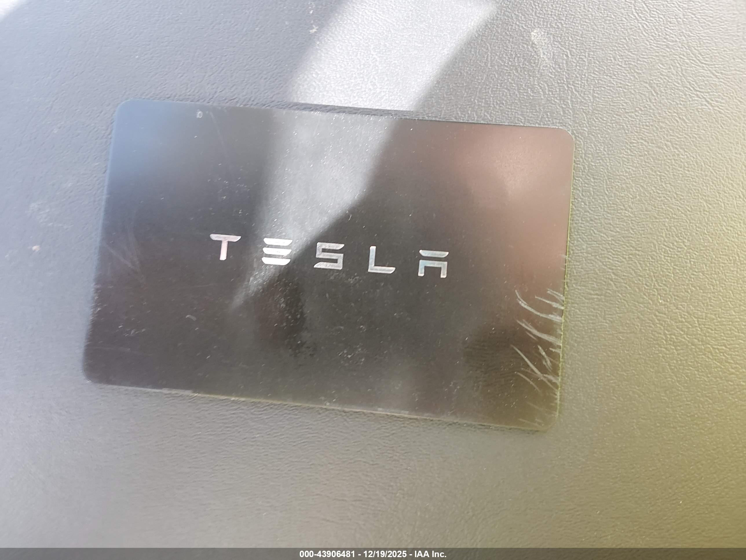 TESLA MODEL image 11