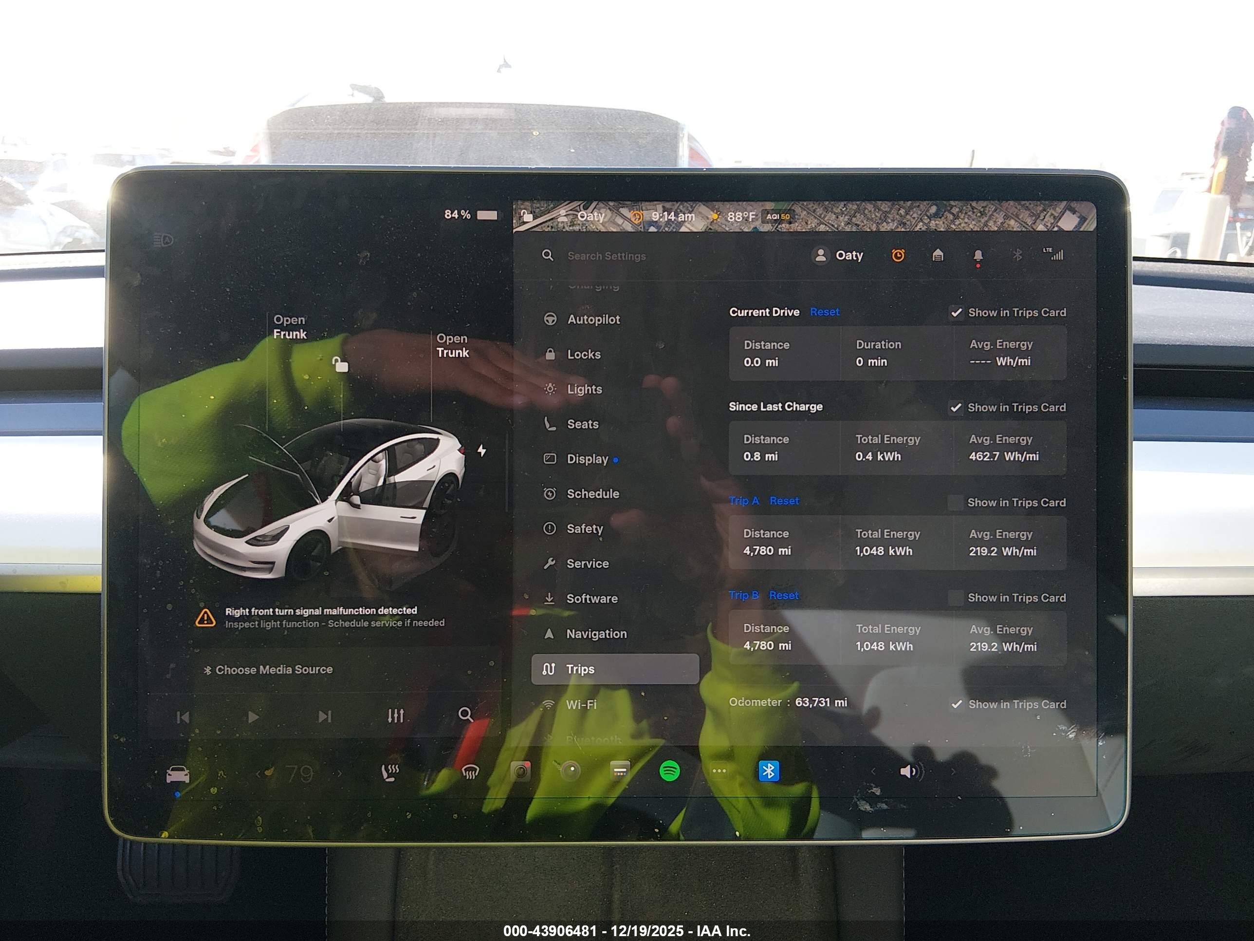 TESLA MODEL image 7