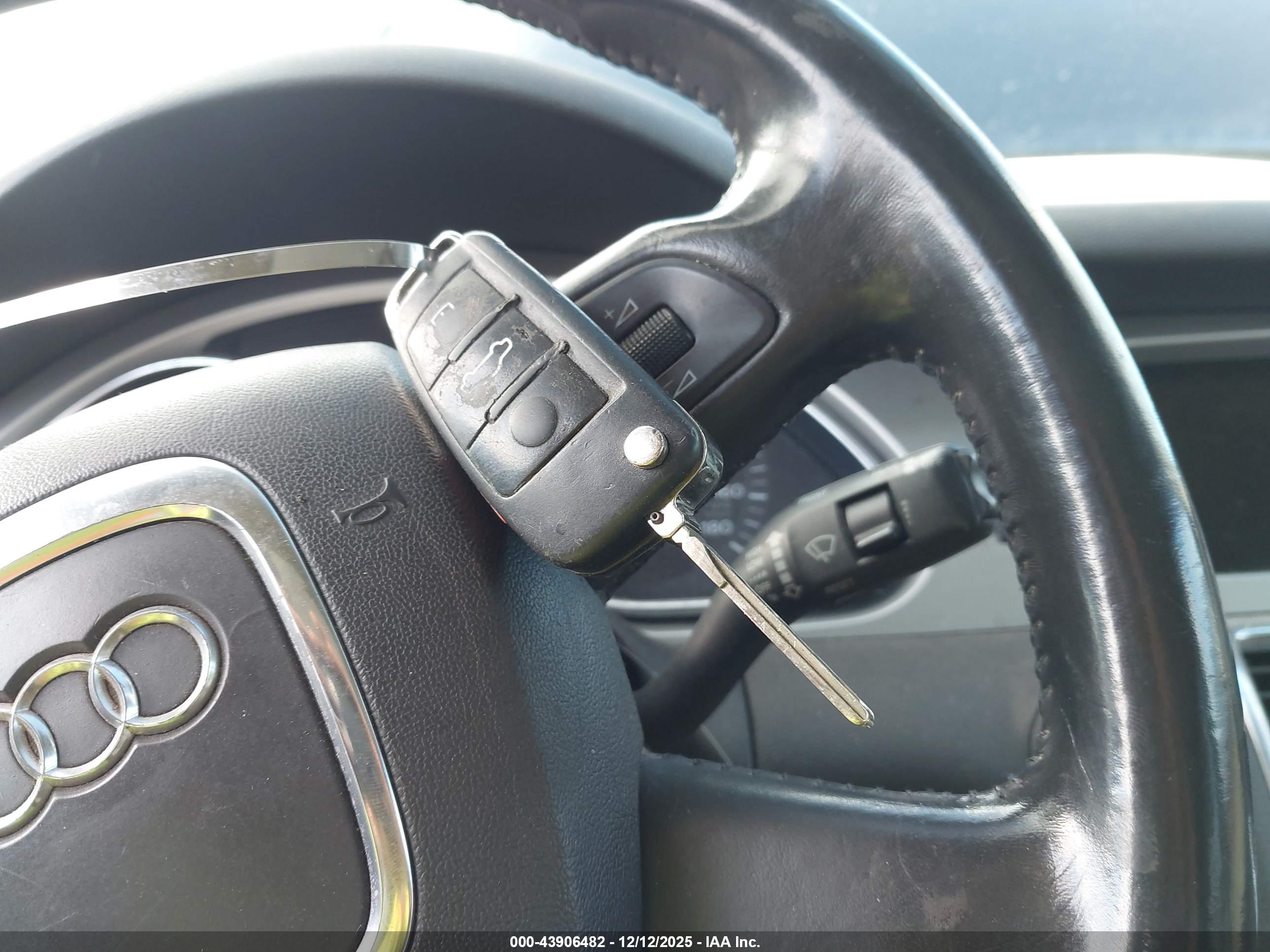 AUDI Q7 image 11