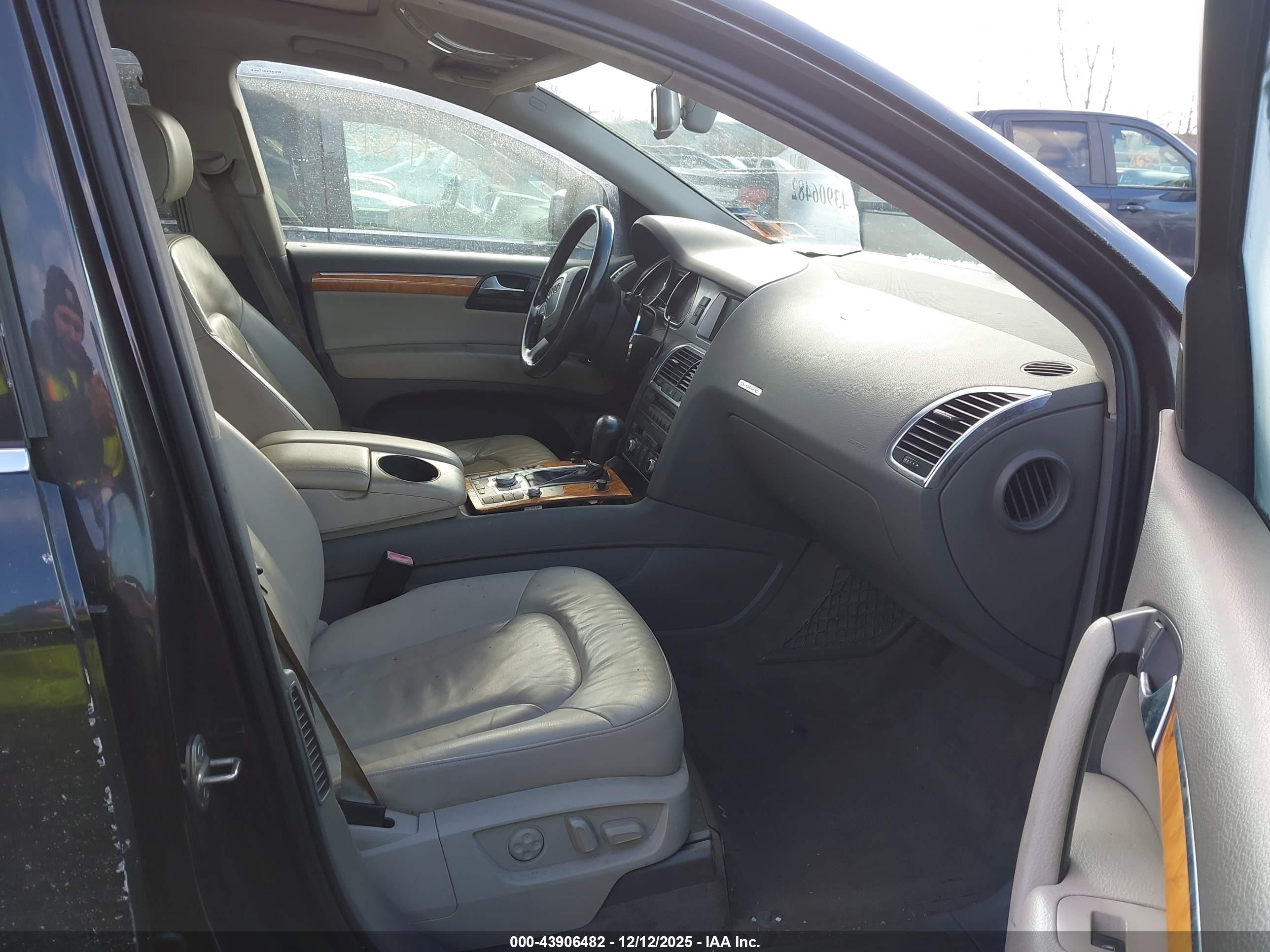 AUDI Q7 image 5