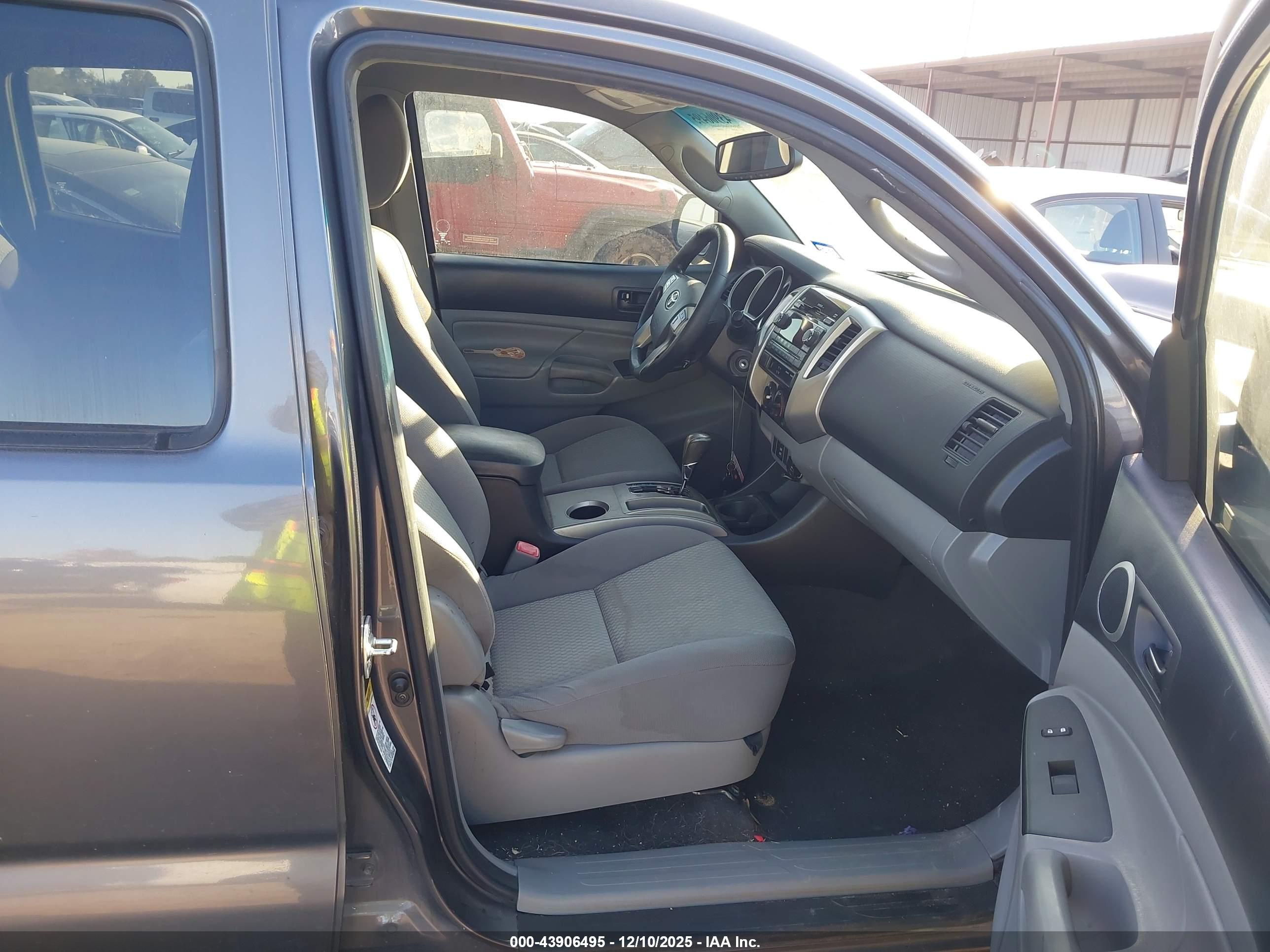 TOYOTA TACOMA image 5