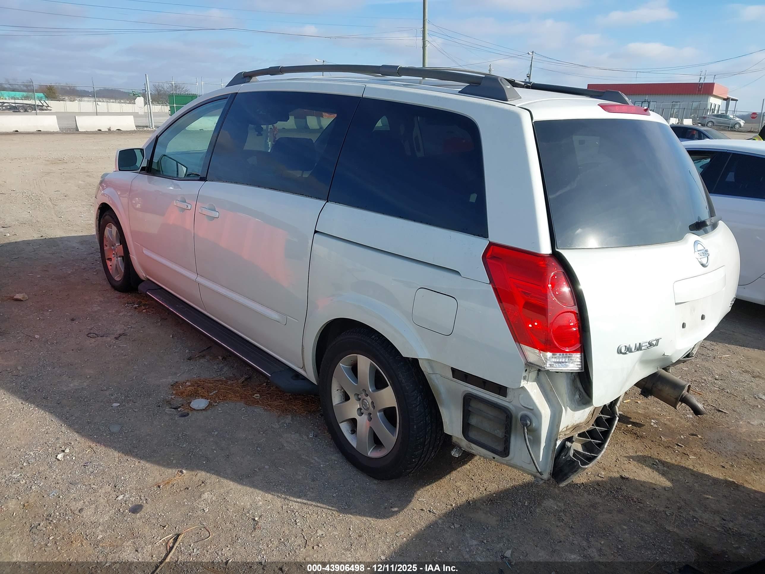 NISSAN QUEST image 3