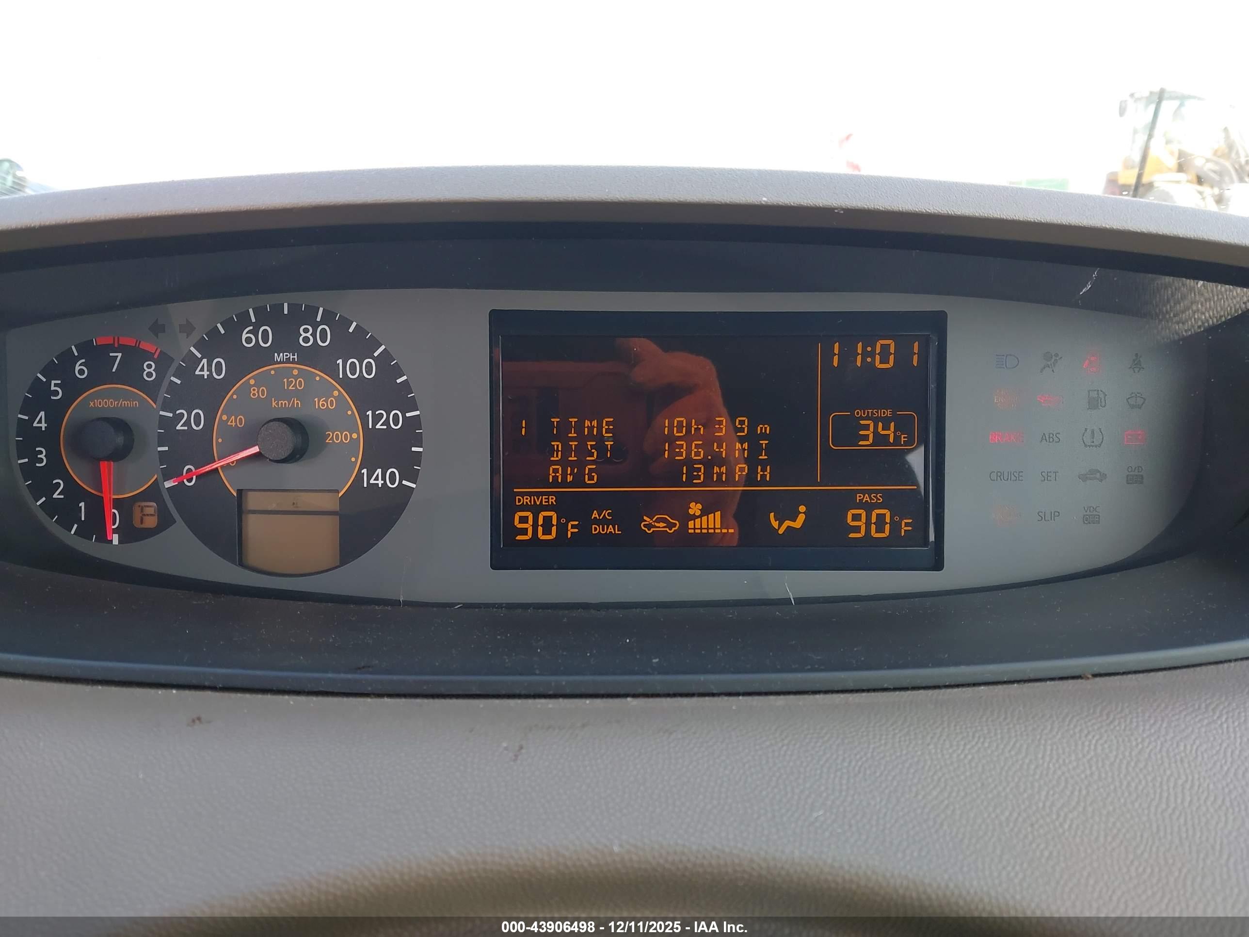 NISSAN QUEST image 7