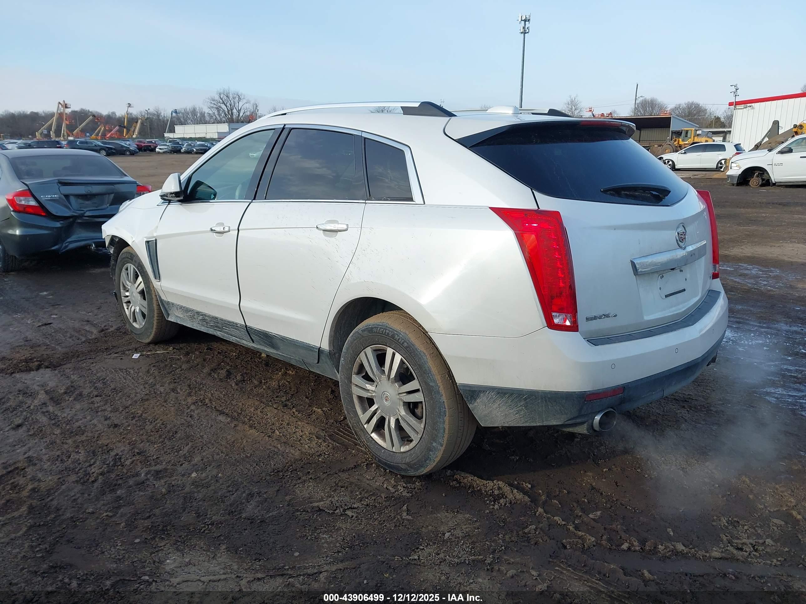 CADILLAC SRX image 3