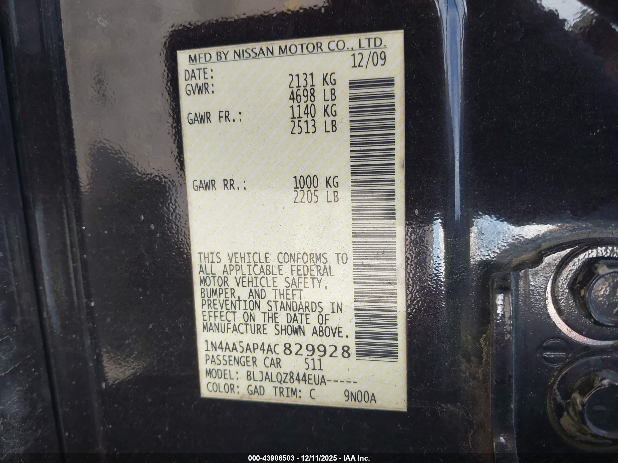 NISSAN MAXIMA image 9