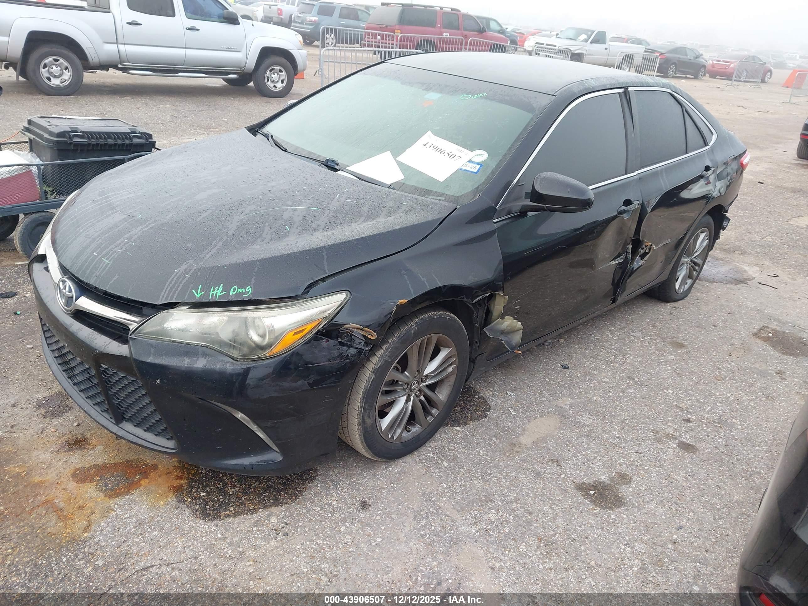 TOYOTA CAMRY image 2