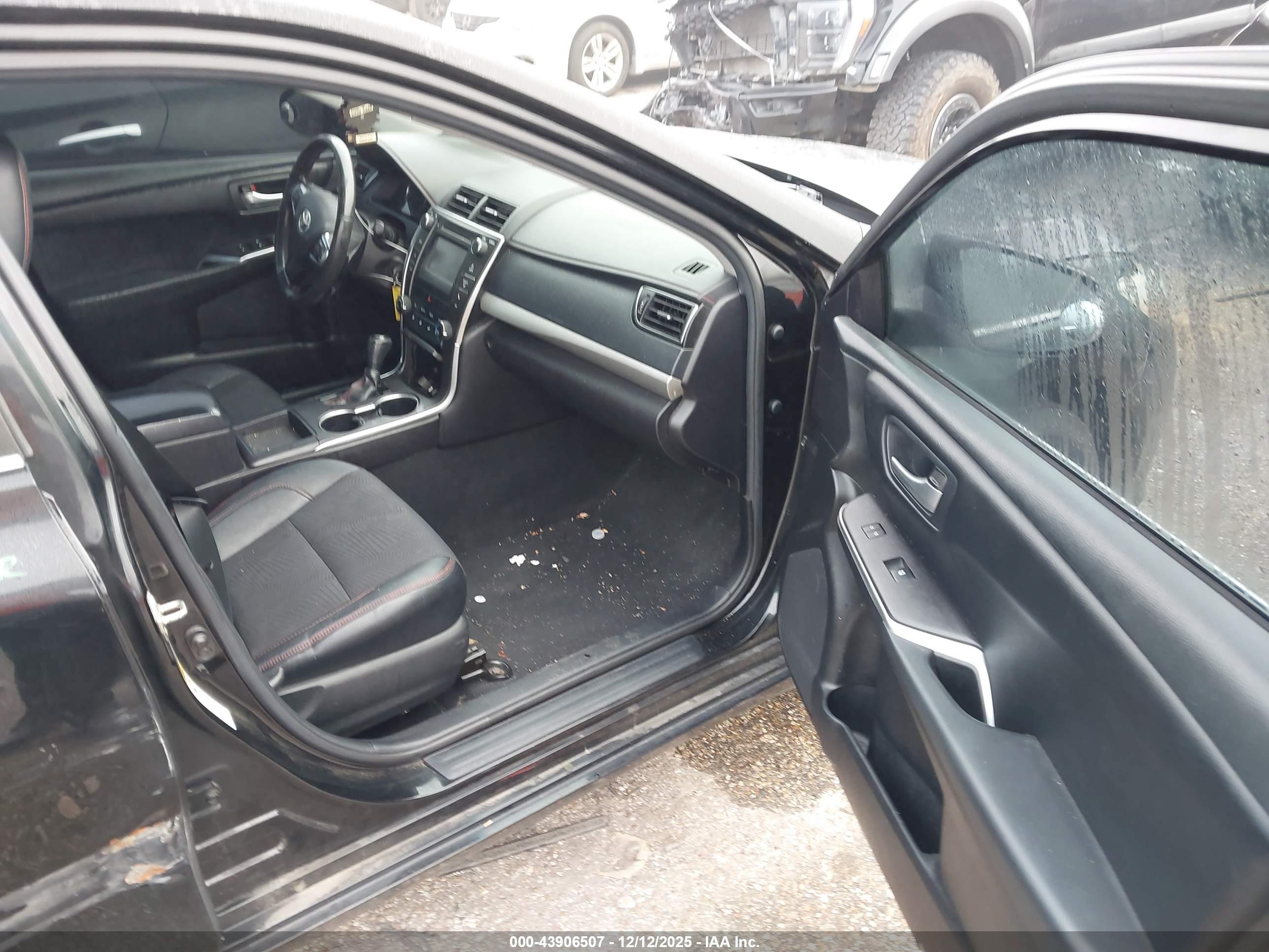 TOYOTA CAMRY image 5