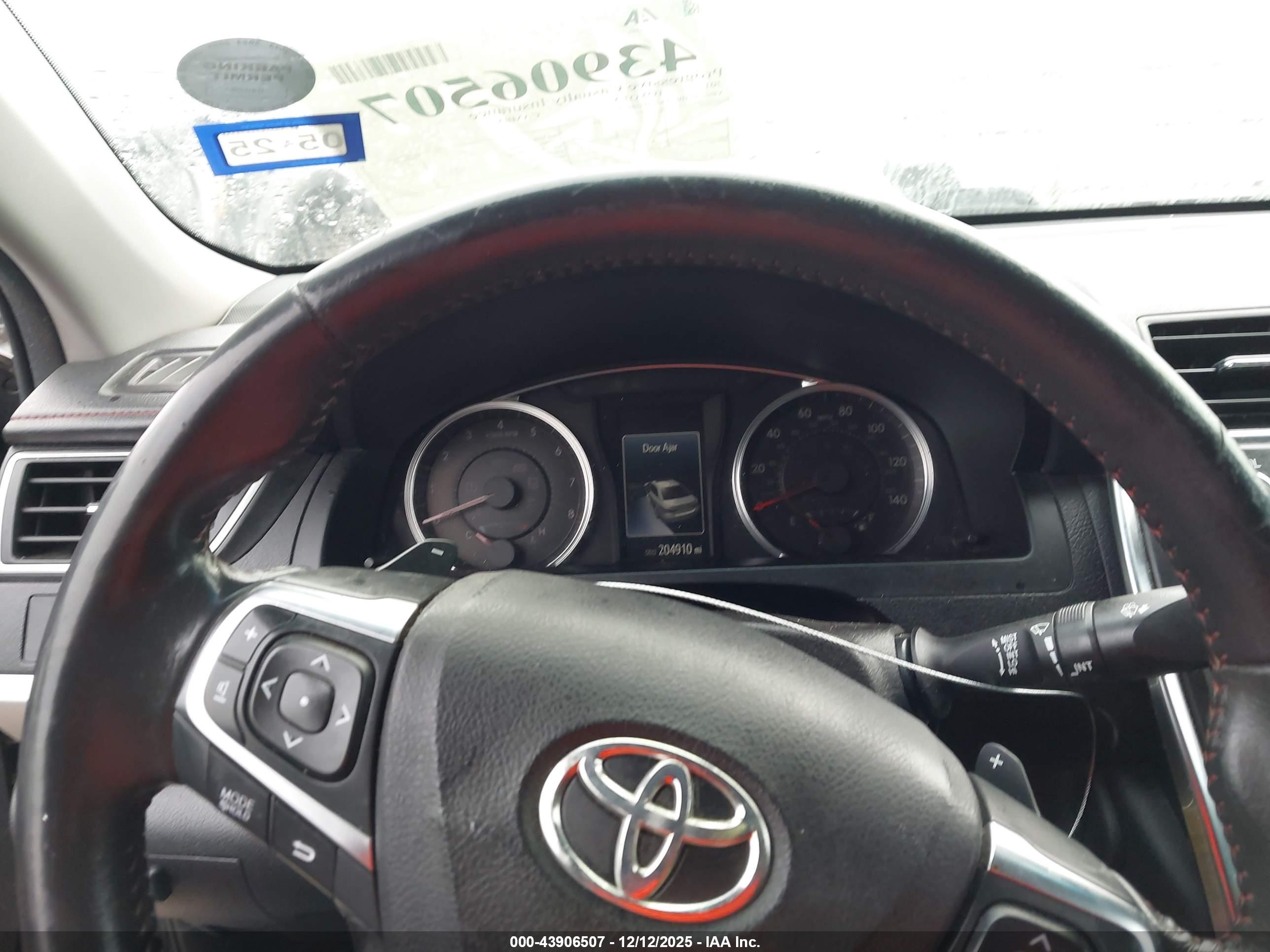 TOYOTA CAMRY image 7
