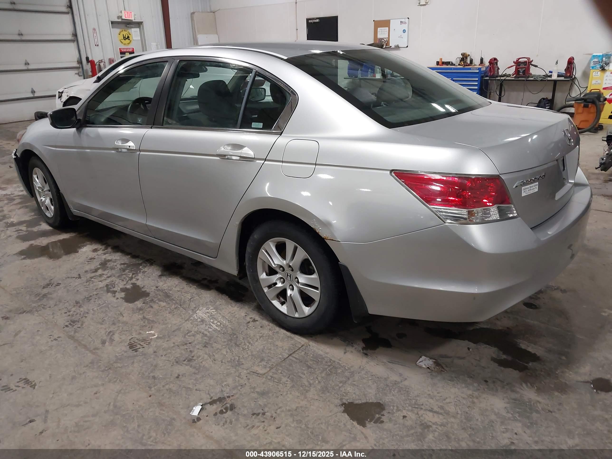 HONDA ACCORD image 3
