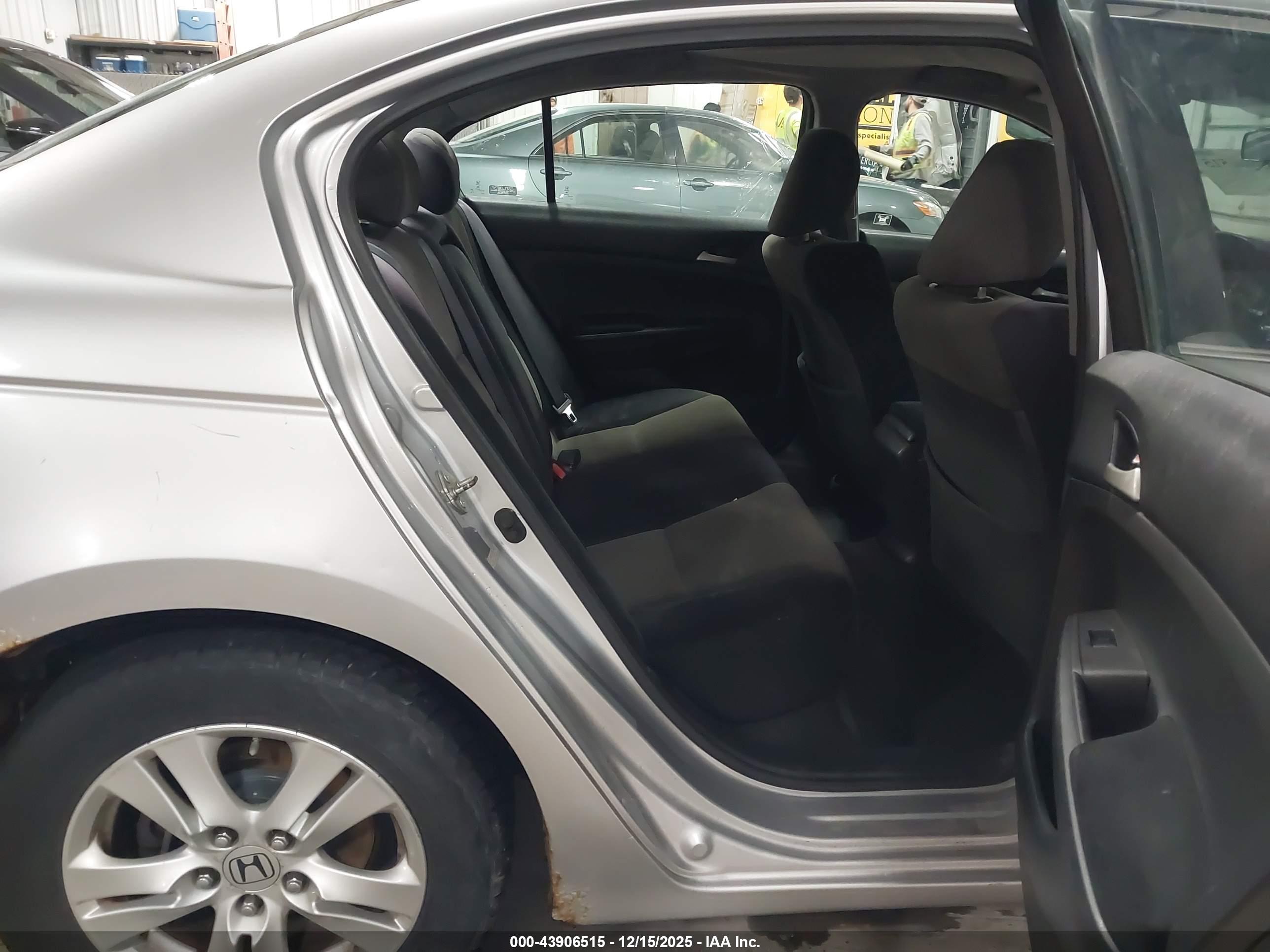 HONDA ACCORD image 8