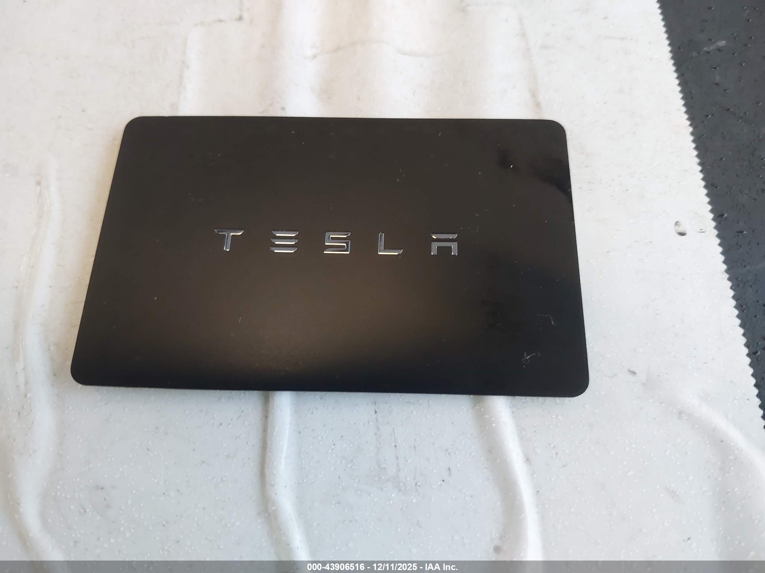 TESLA MODEL image 11