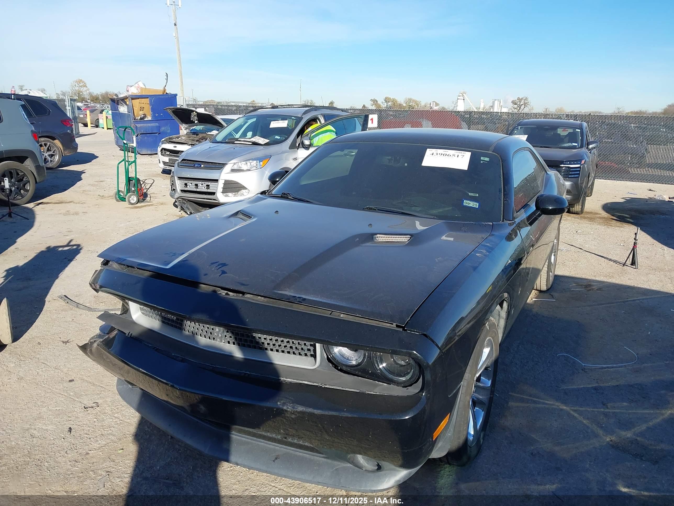 DODGE CHALLENGER image 2