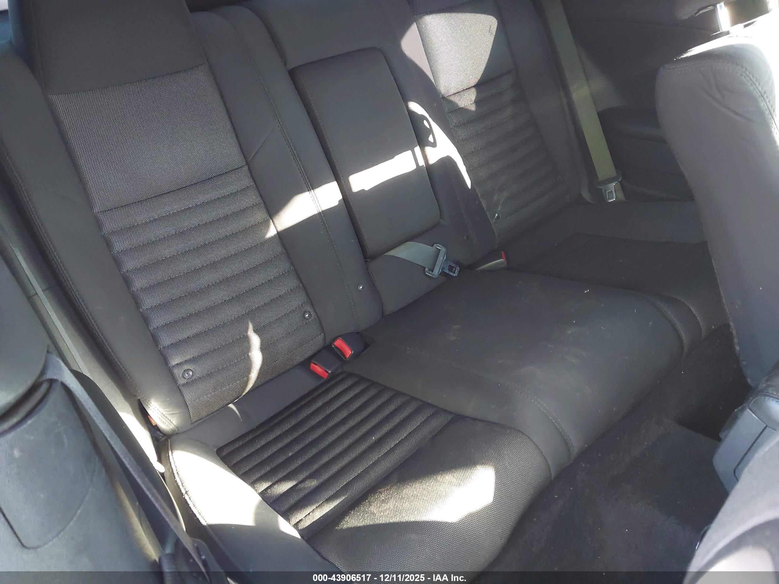 DODGE CHALLENGER image 8