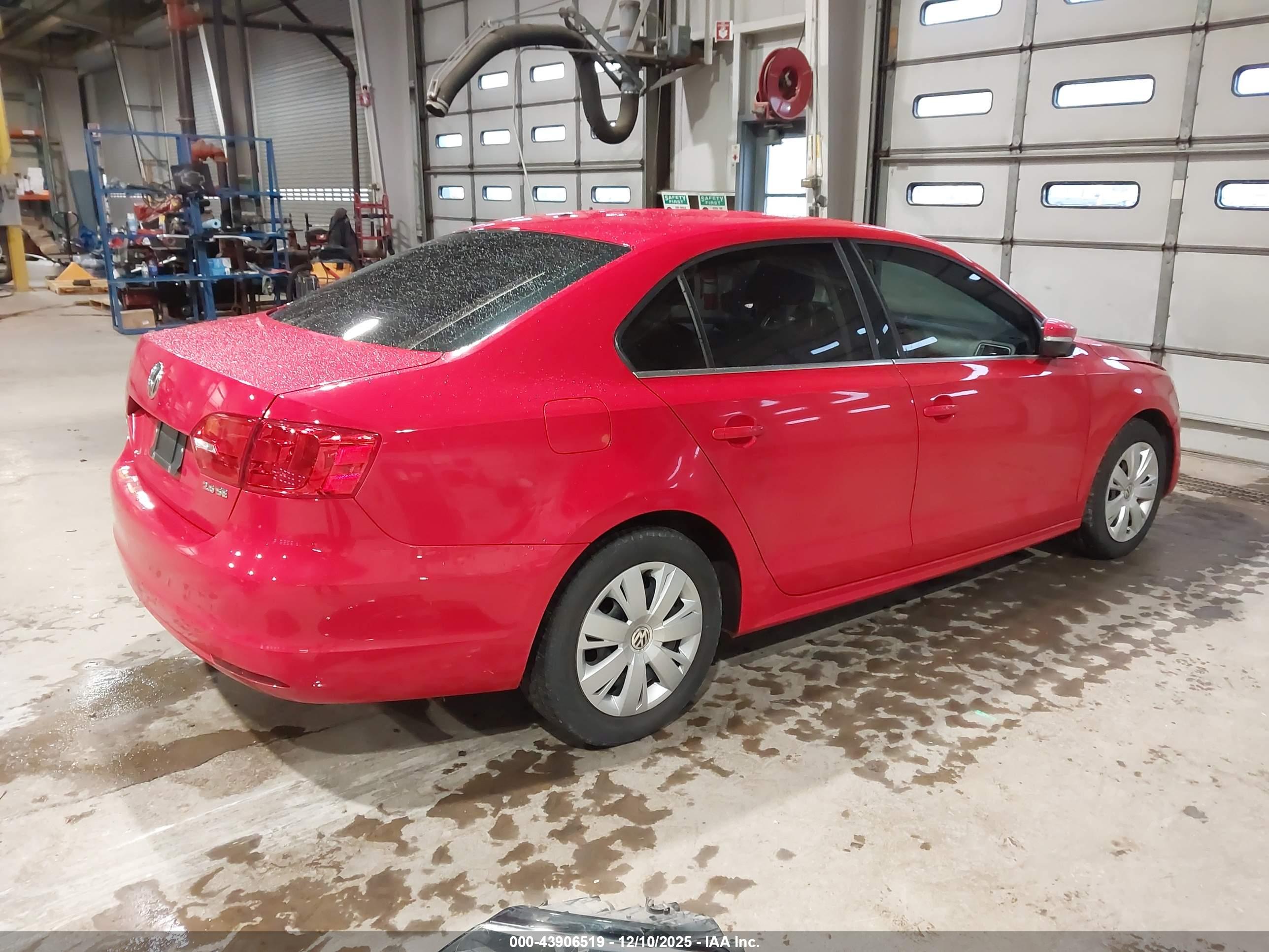 VOLKSWAGEN JETTA image 4