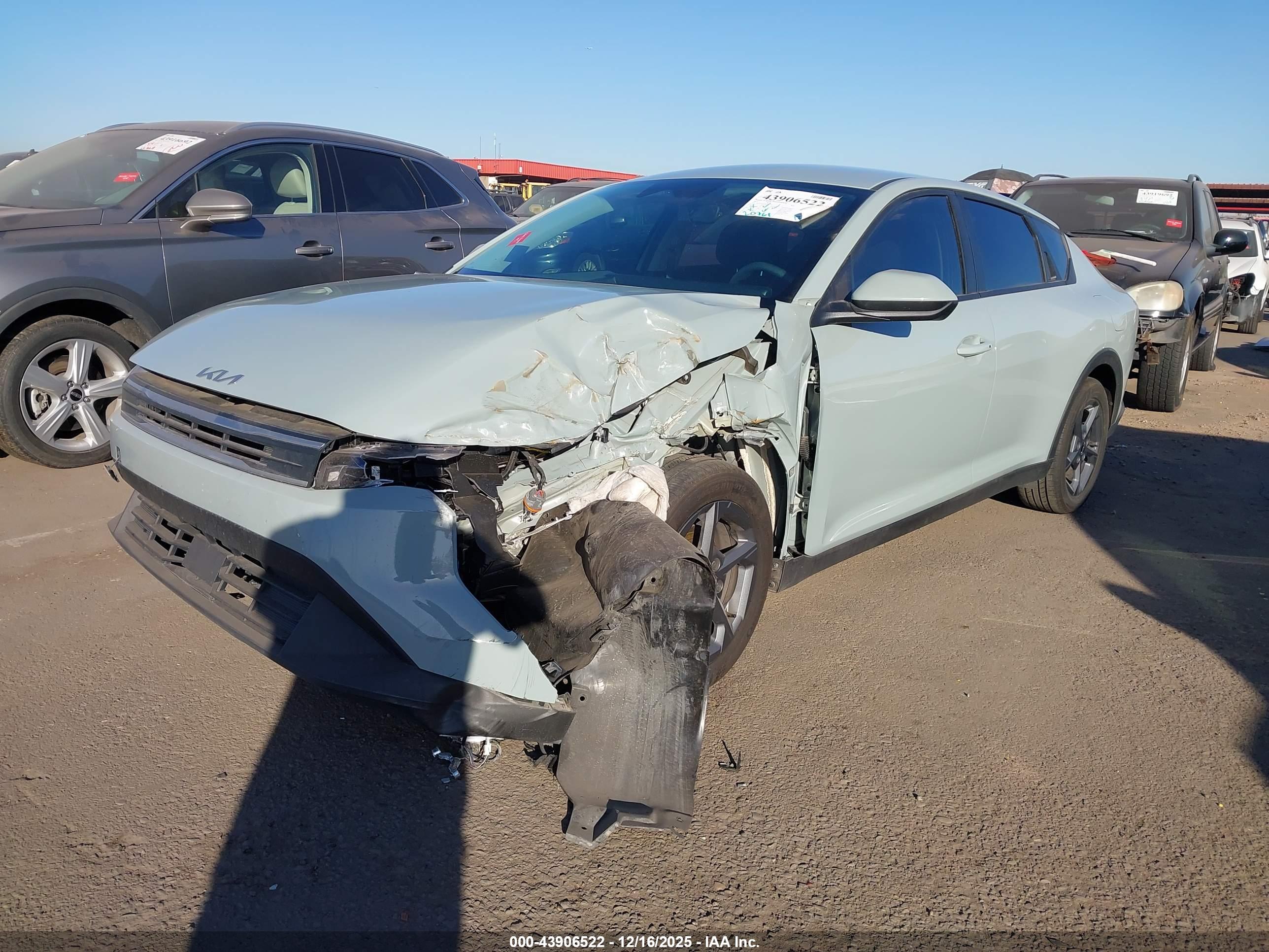 KIA K4 image 2