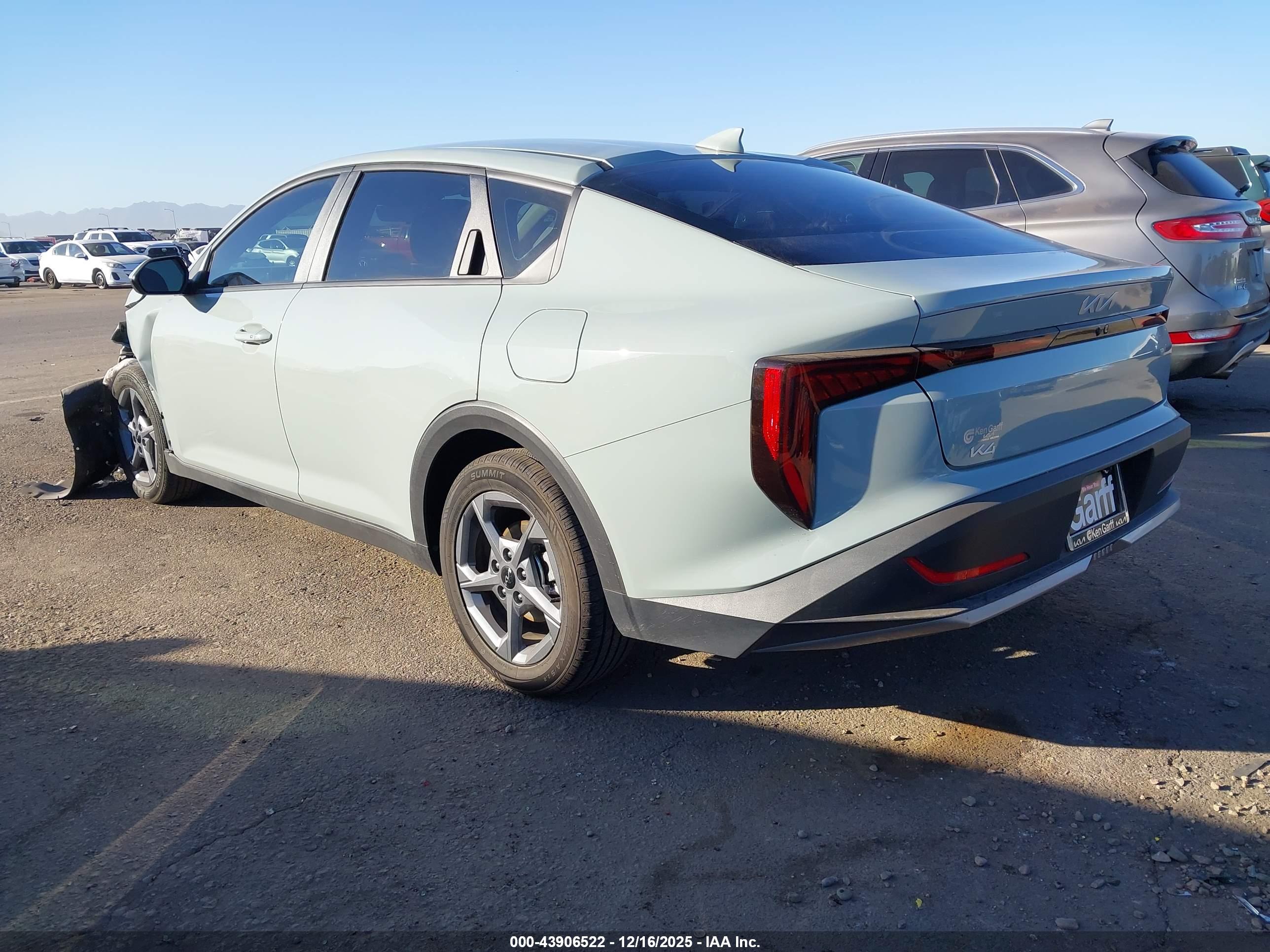 KIA K4 image 3