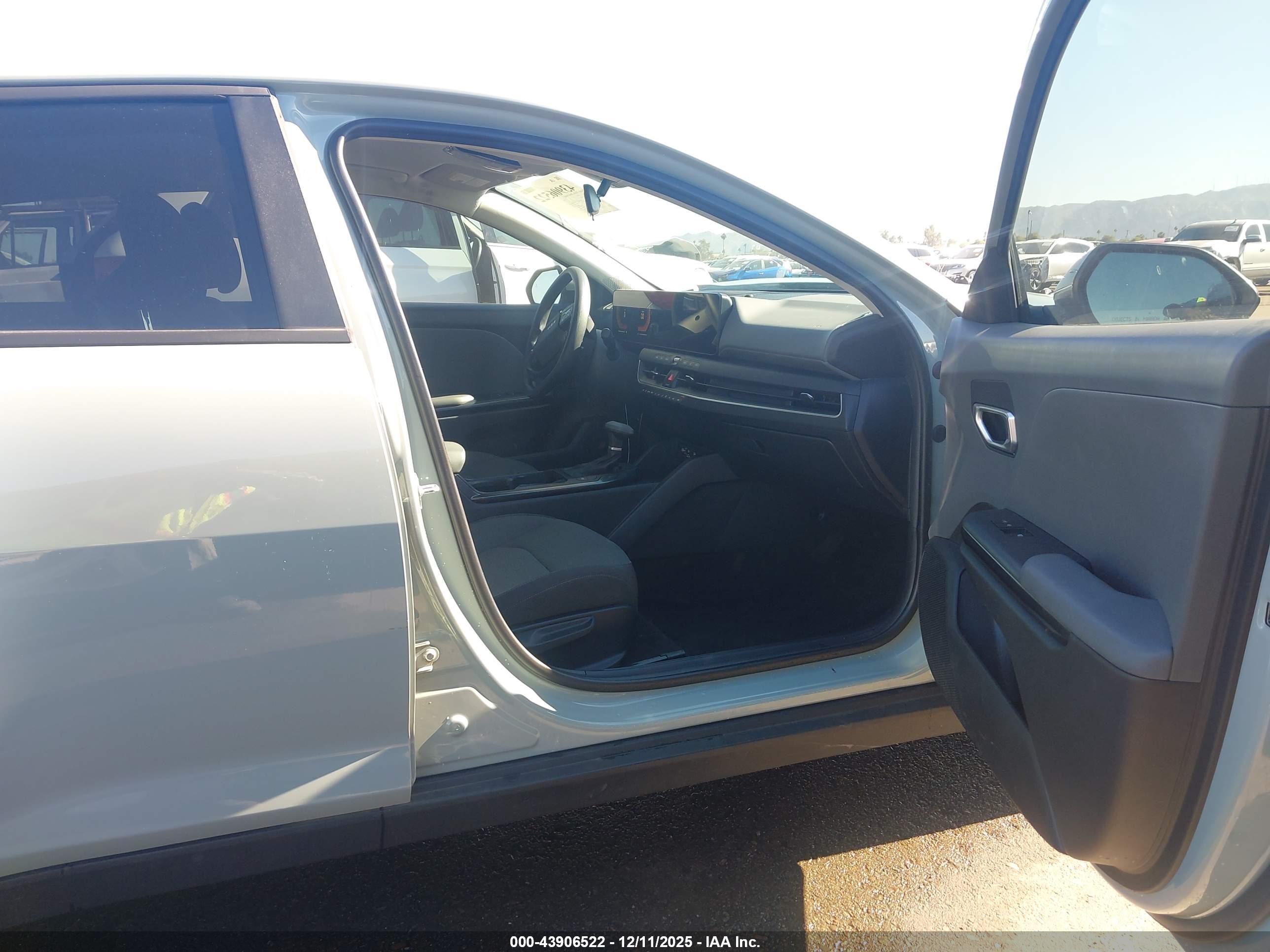 KIA K4 image 5
