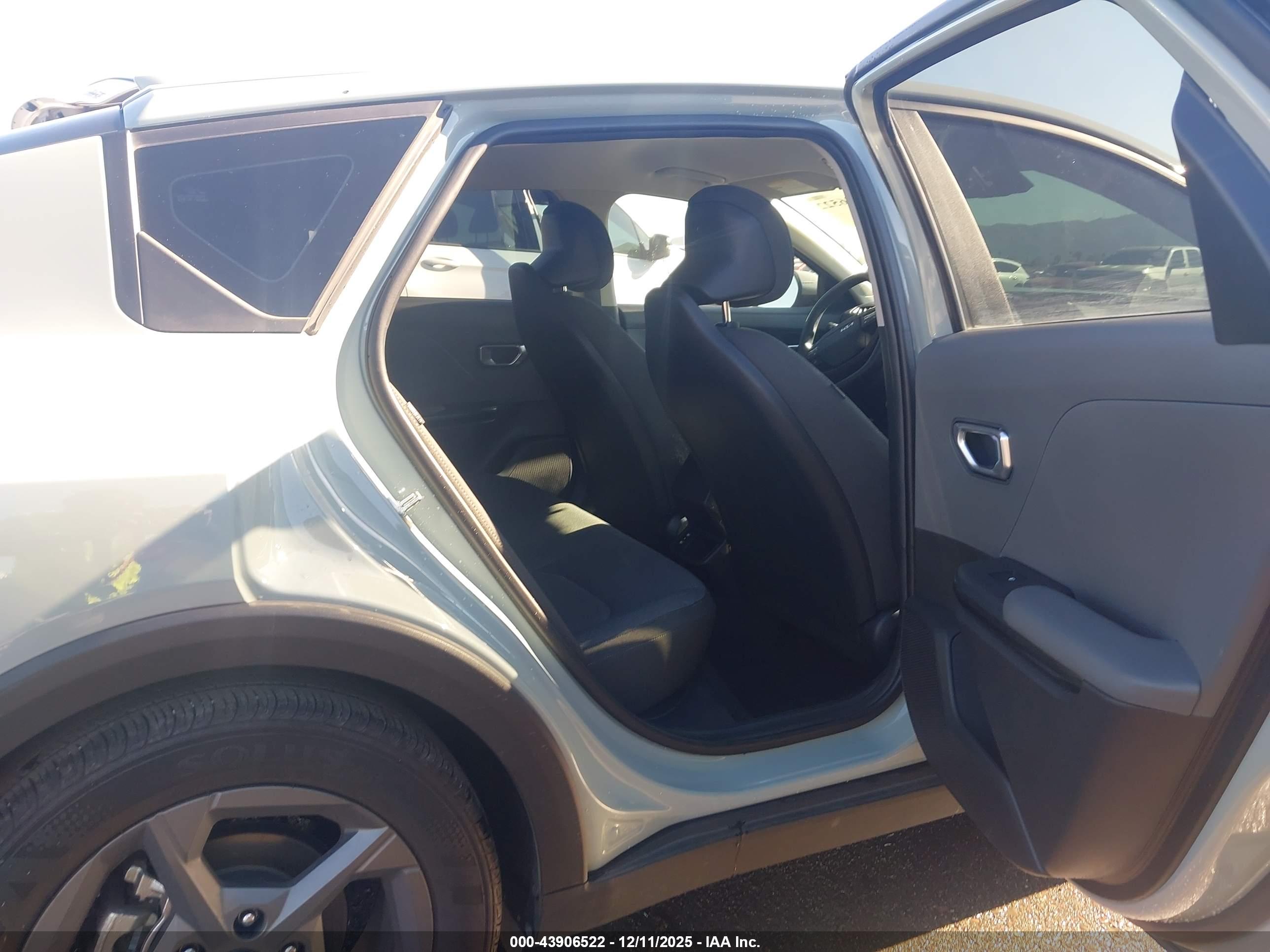 KIA K4 image 8