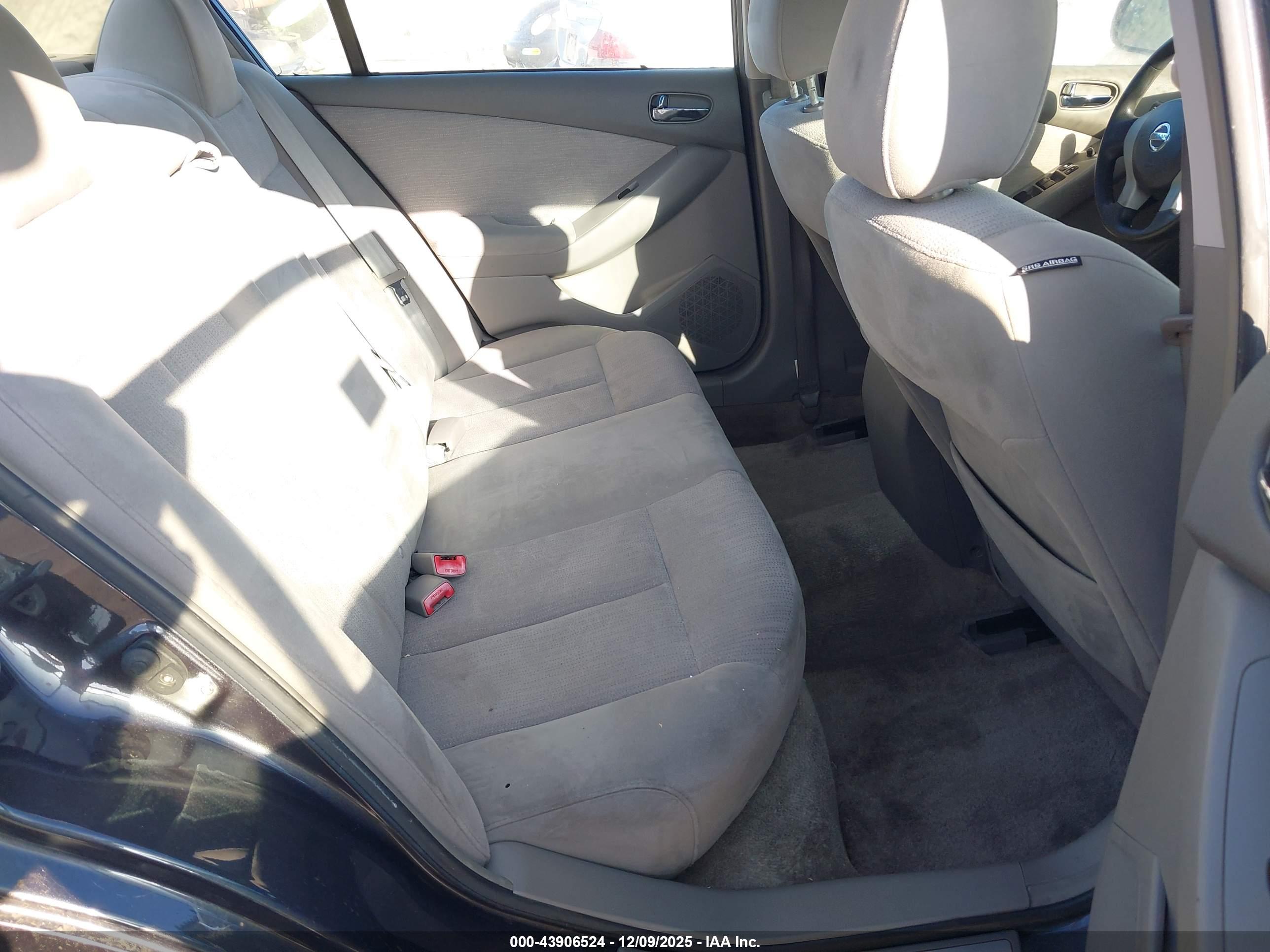 NISSAN ALTIMA image 8