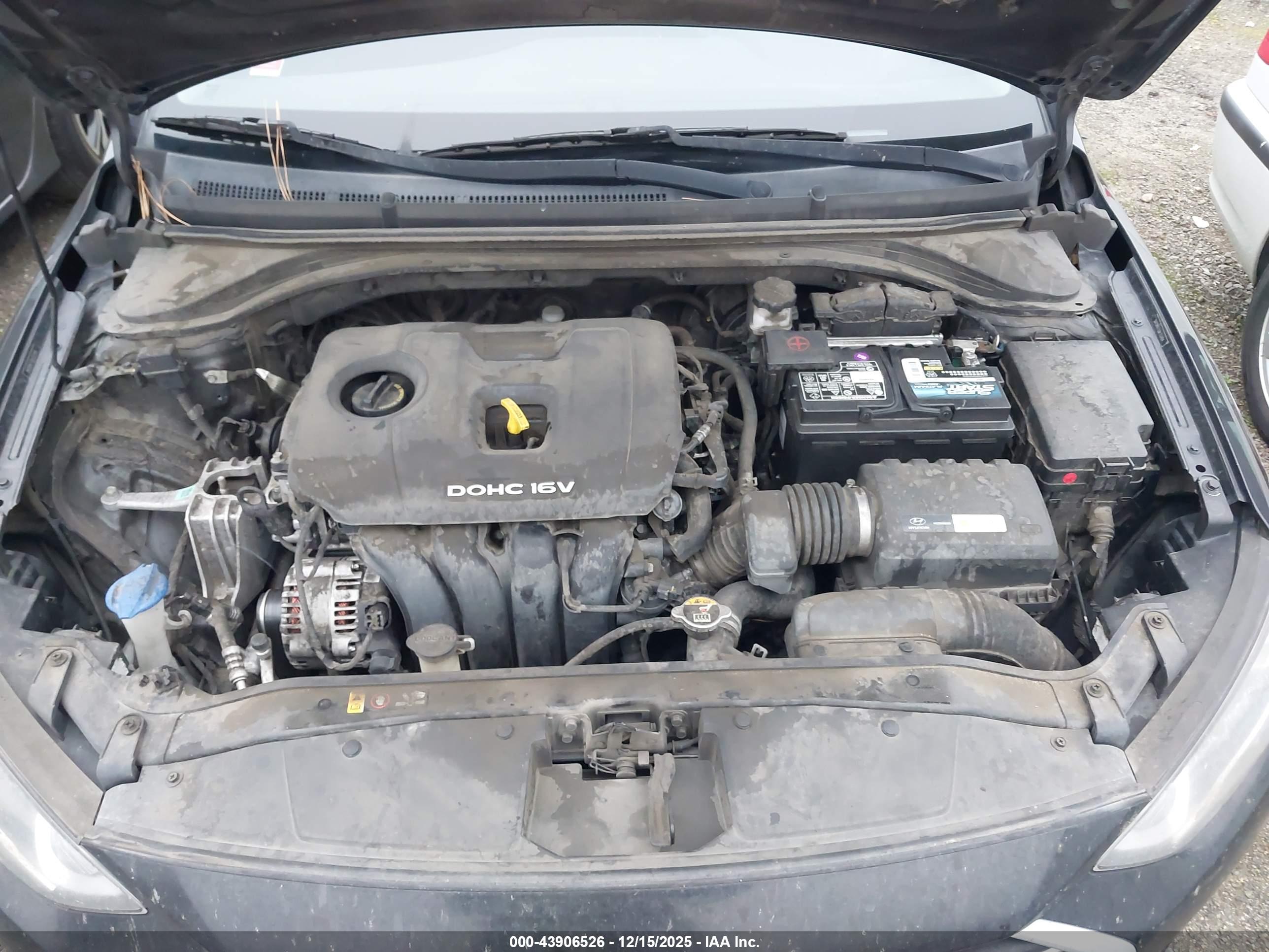 HYUNDAI ELANTRA image 10