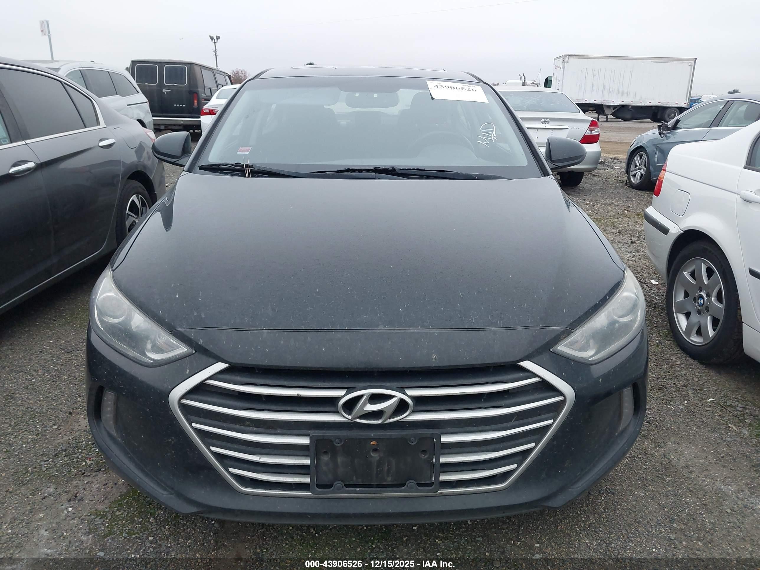 HYUNDAI ELANTRA image 6