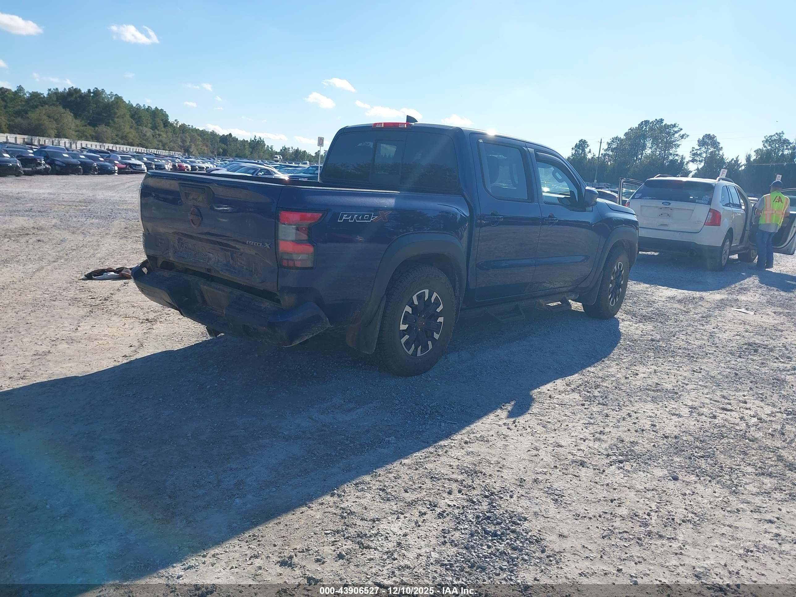 NISSAN FRONTIER image 4