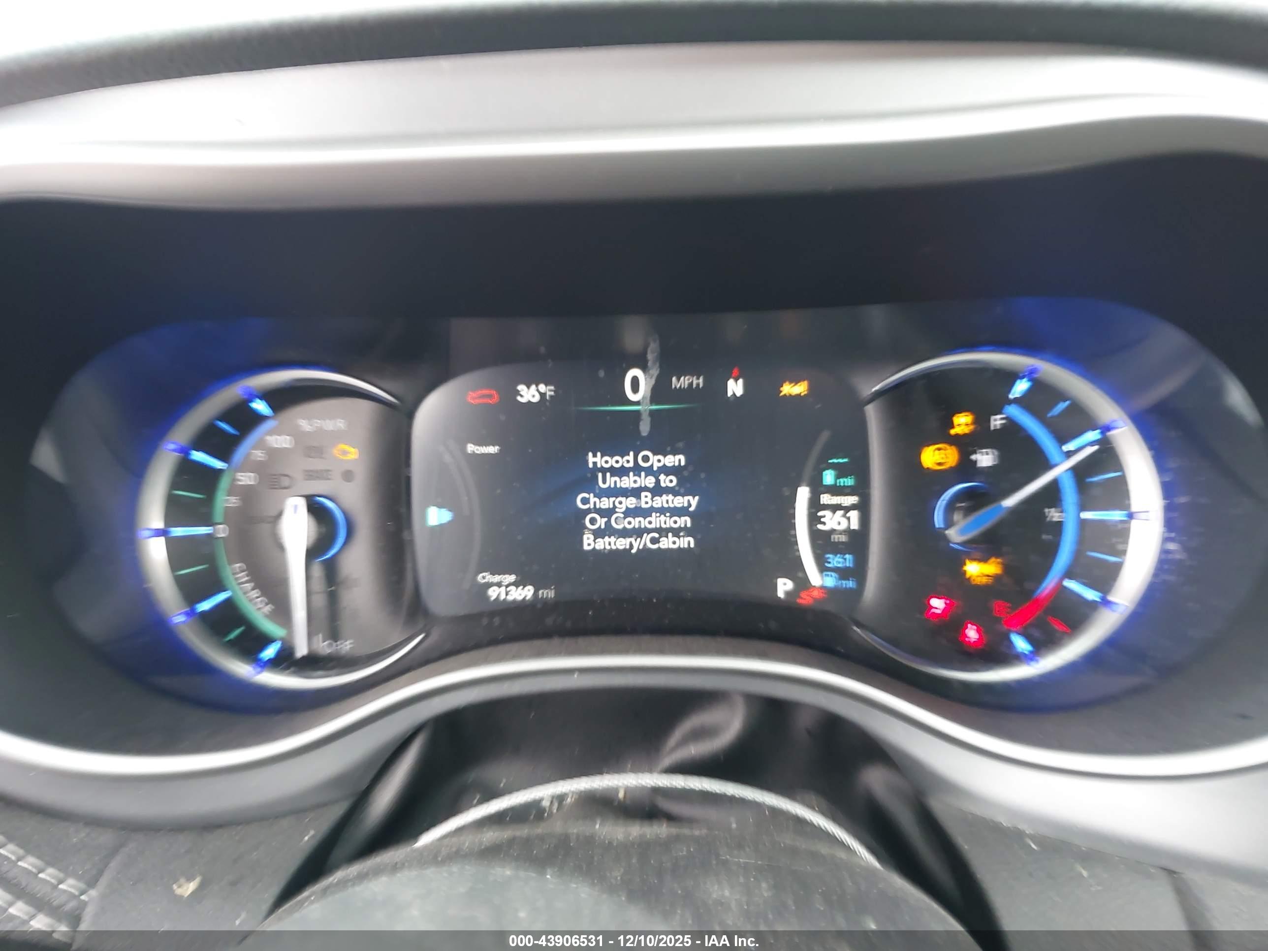 CHRYSLER PACIFICA image 7