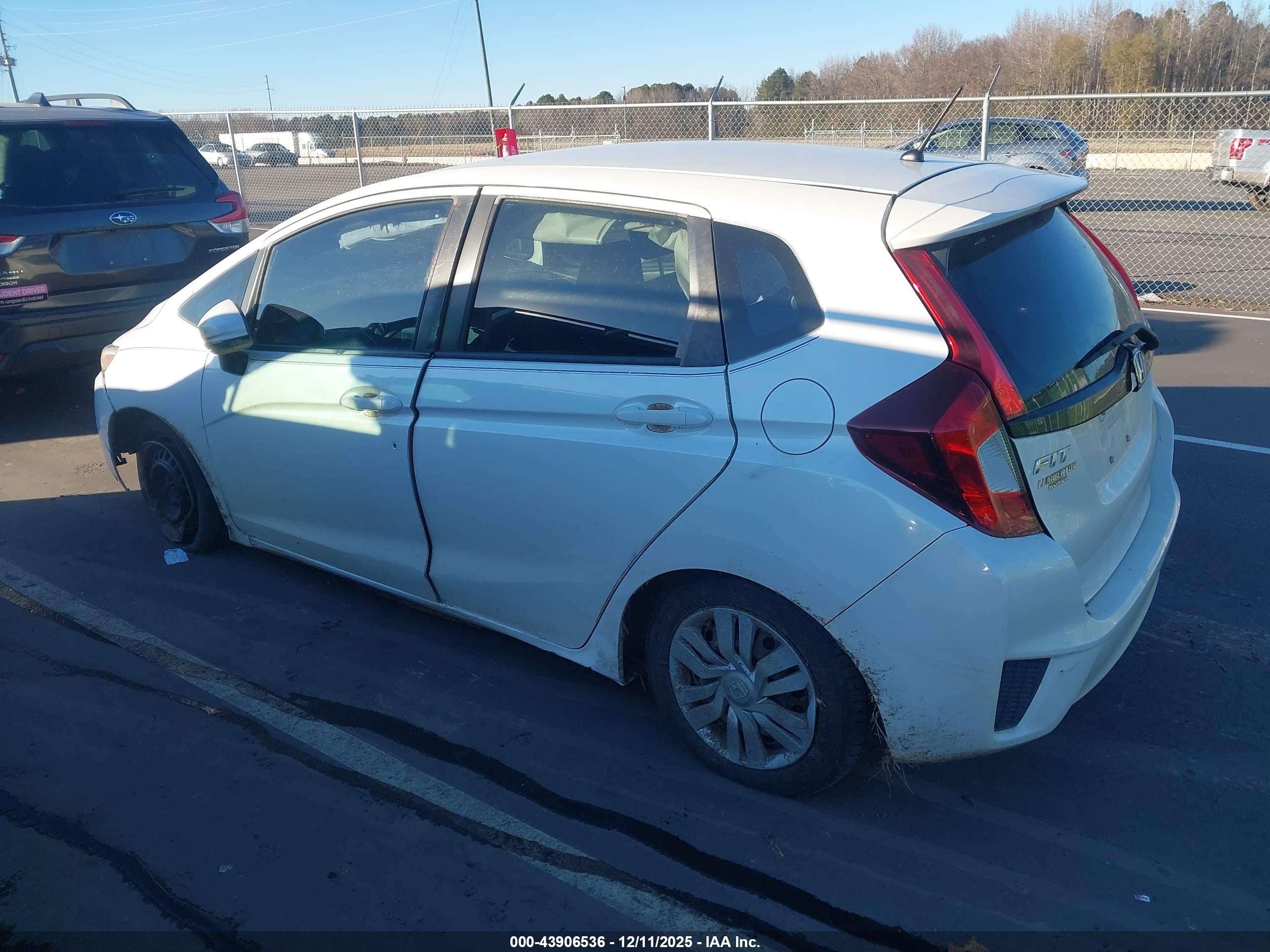 HONDA FIT image 3