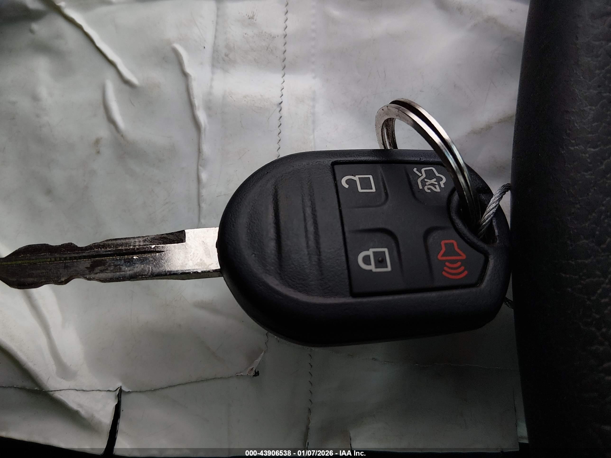 FORD FUSION image 11