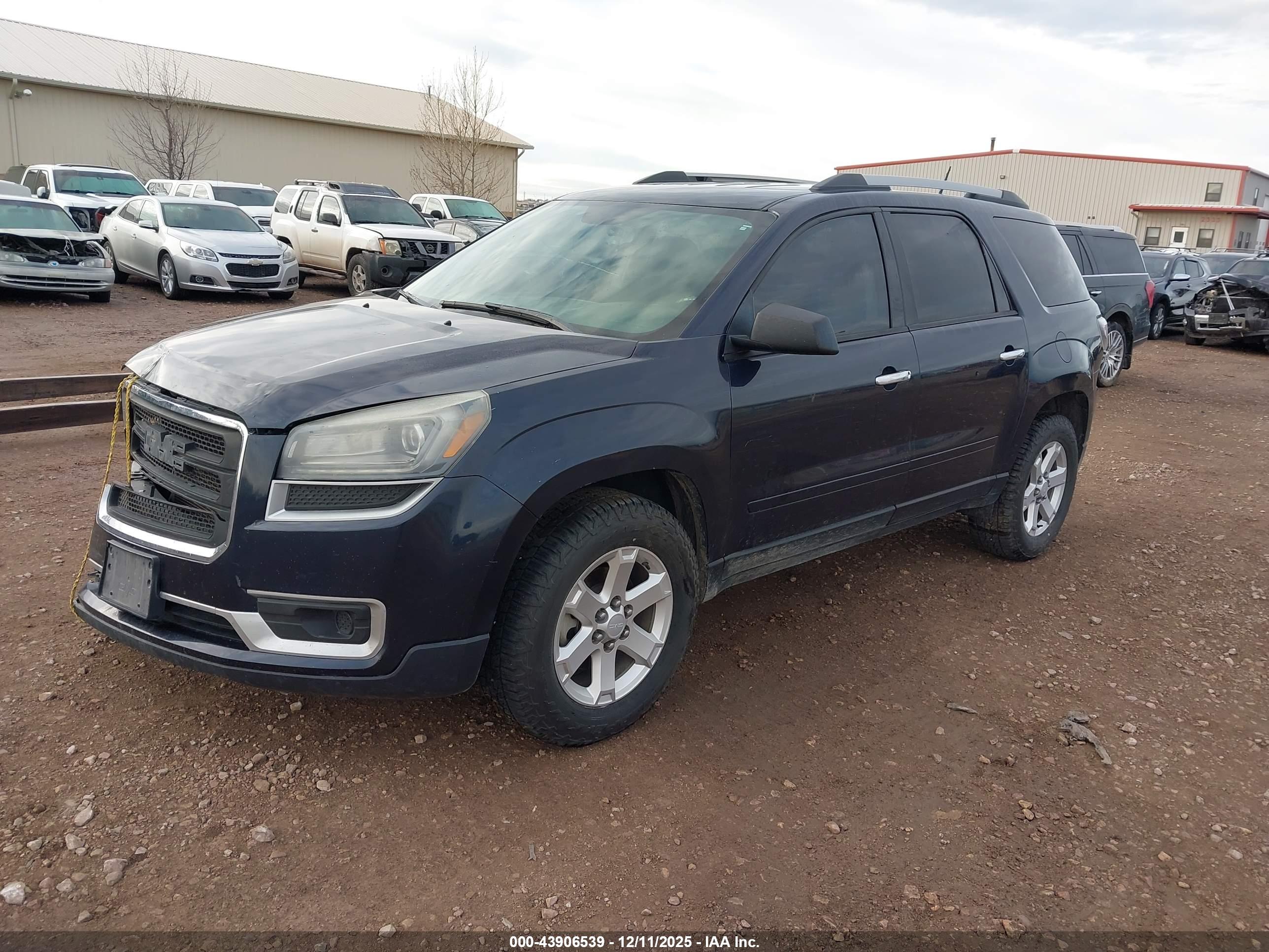 GMC ACADIA image 2