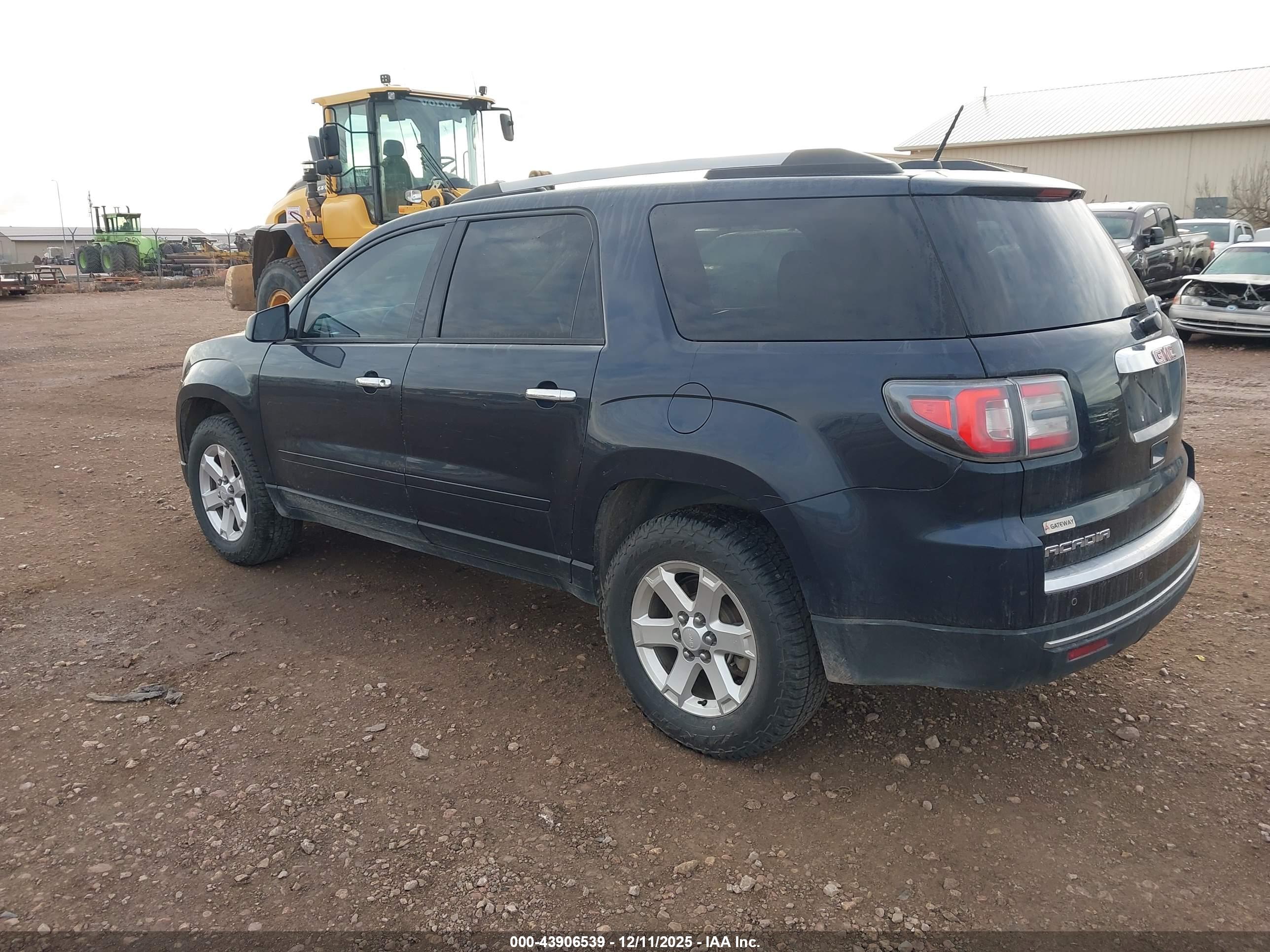 GMC ACADIA image 3