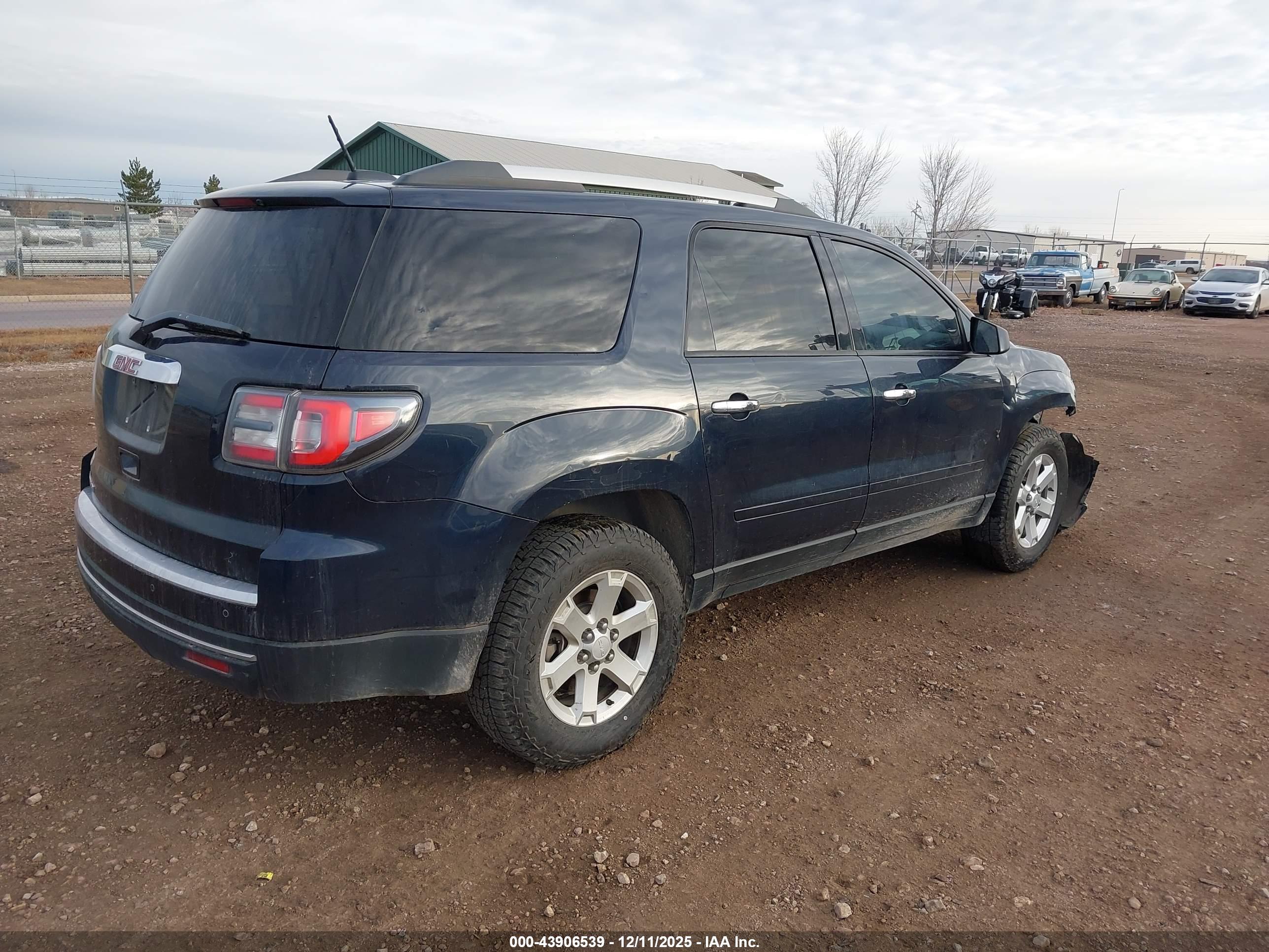 GMC ACADIA image 4