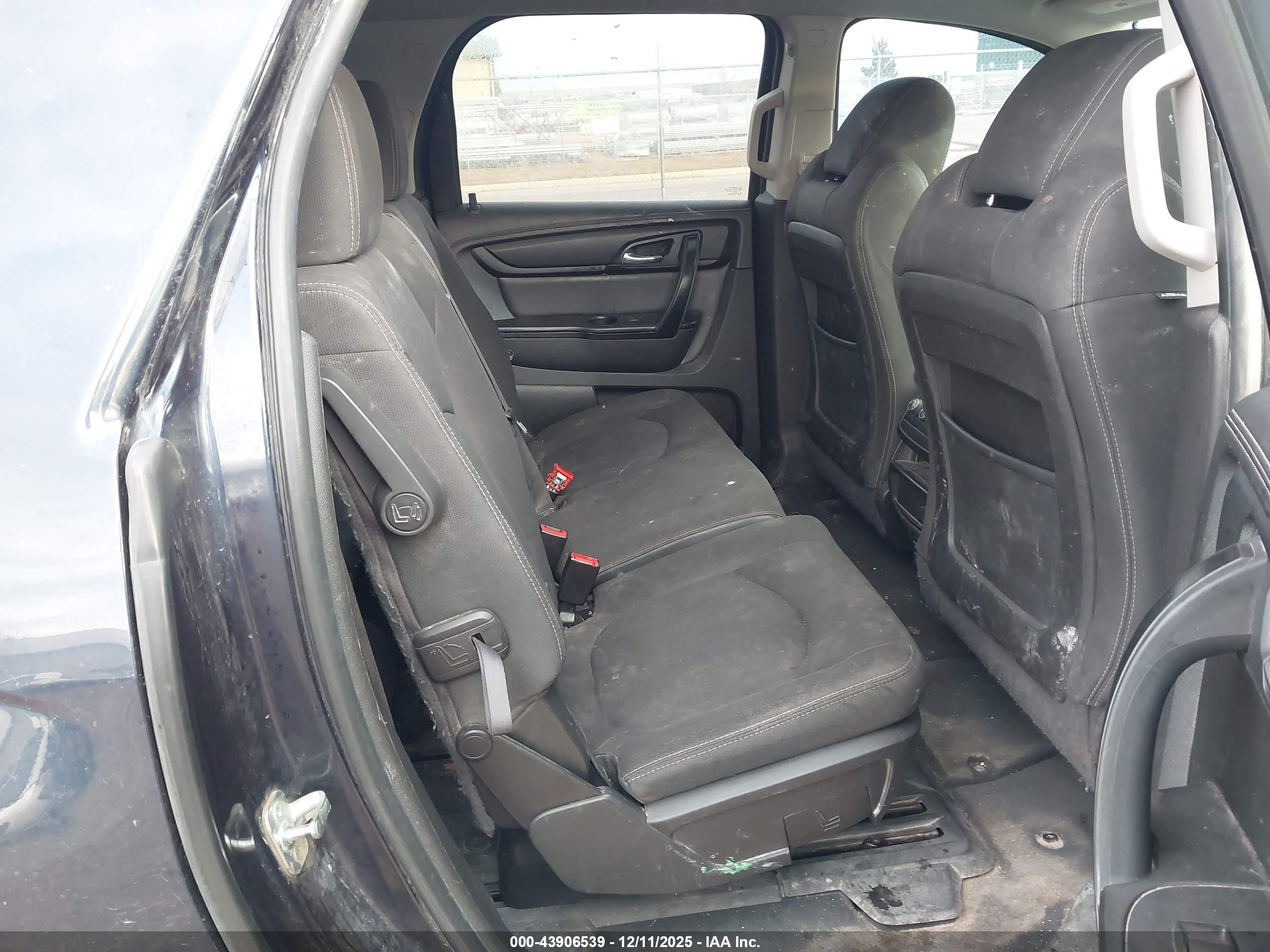 GMC ACADIA image 8
