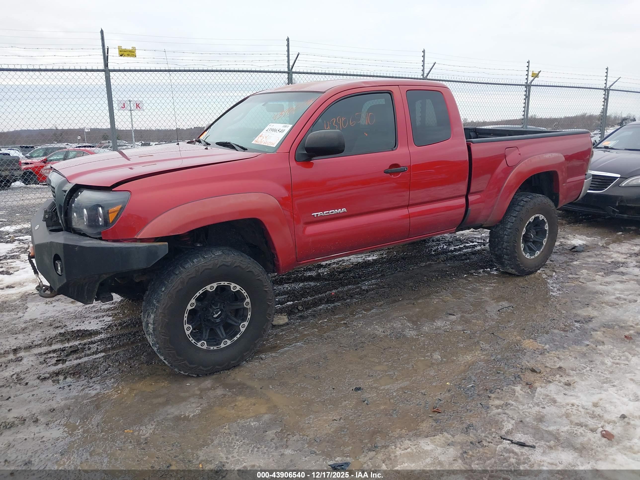 TOYOTA TACOMA image 2