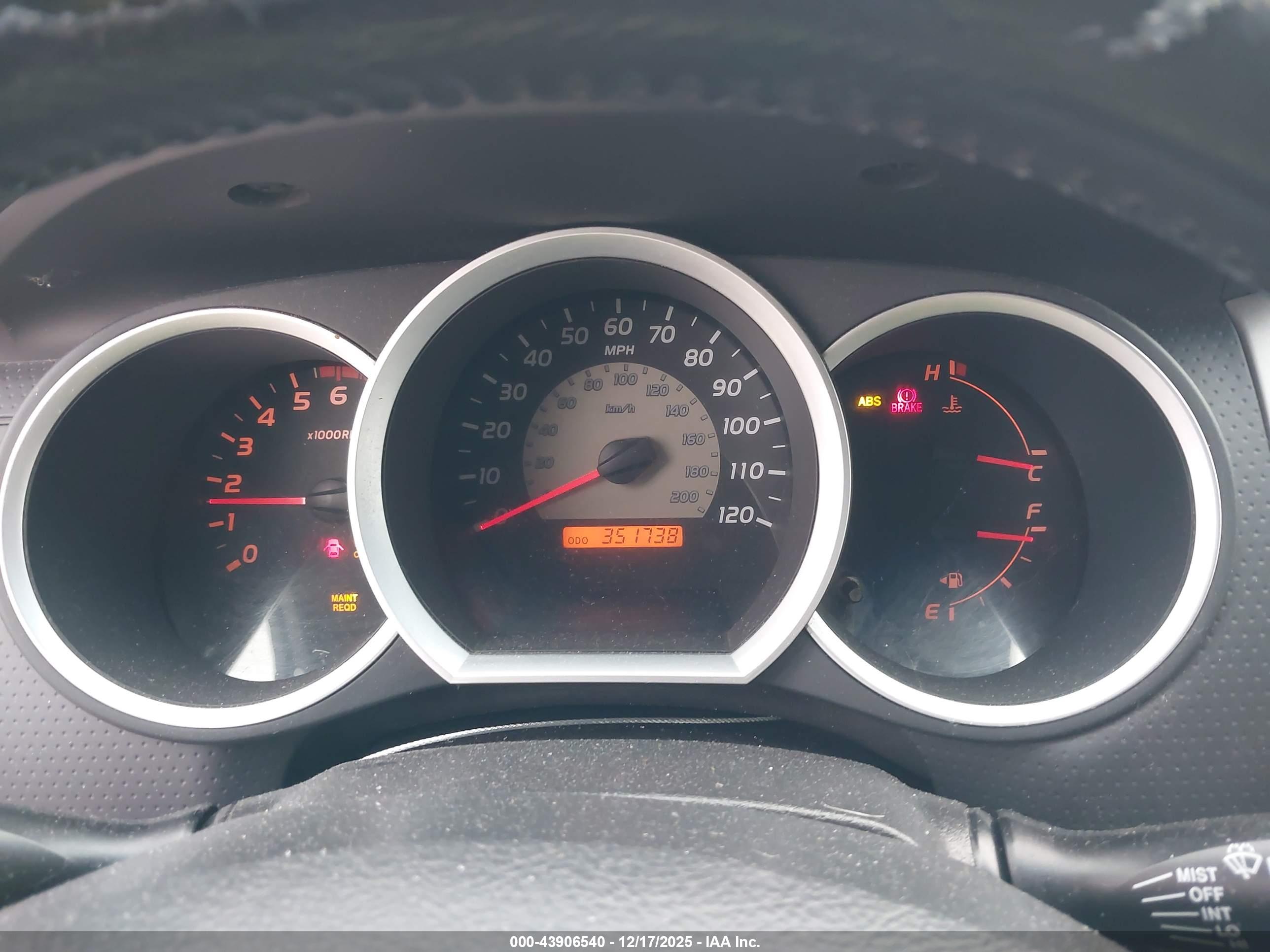 TOYOTA TACOMA image 7